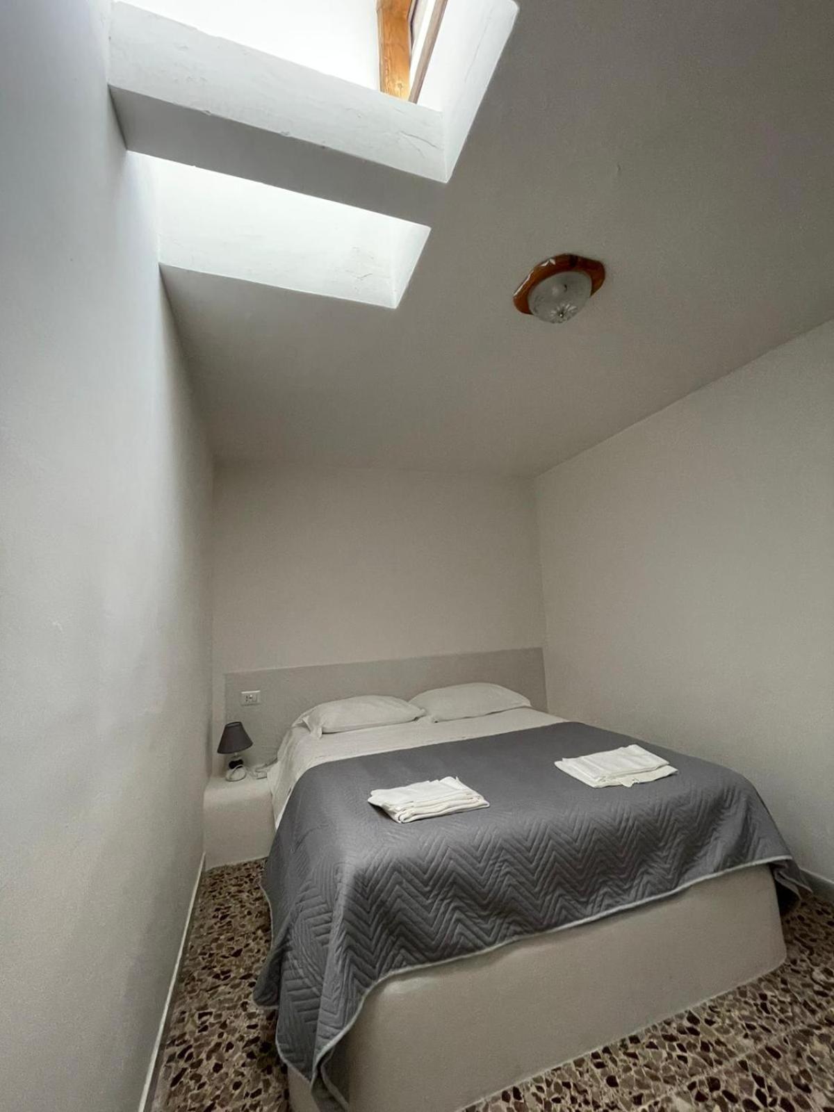Large One-Bedroom Apartment photo 1