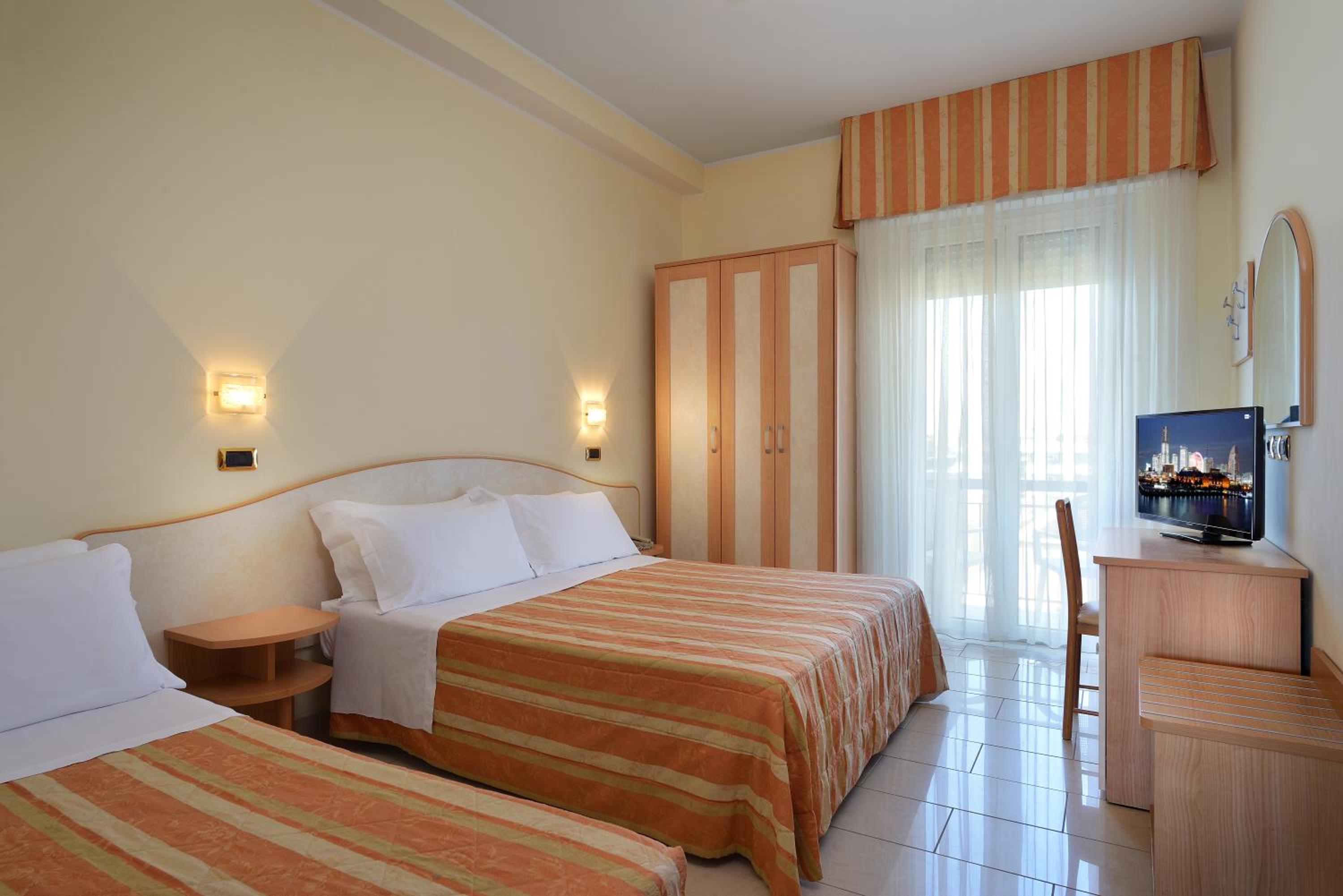 Triple Room - Photo 1