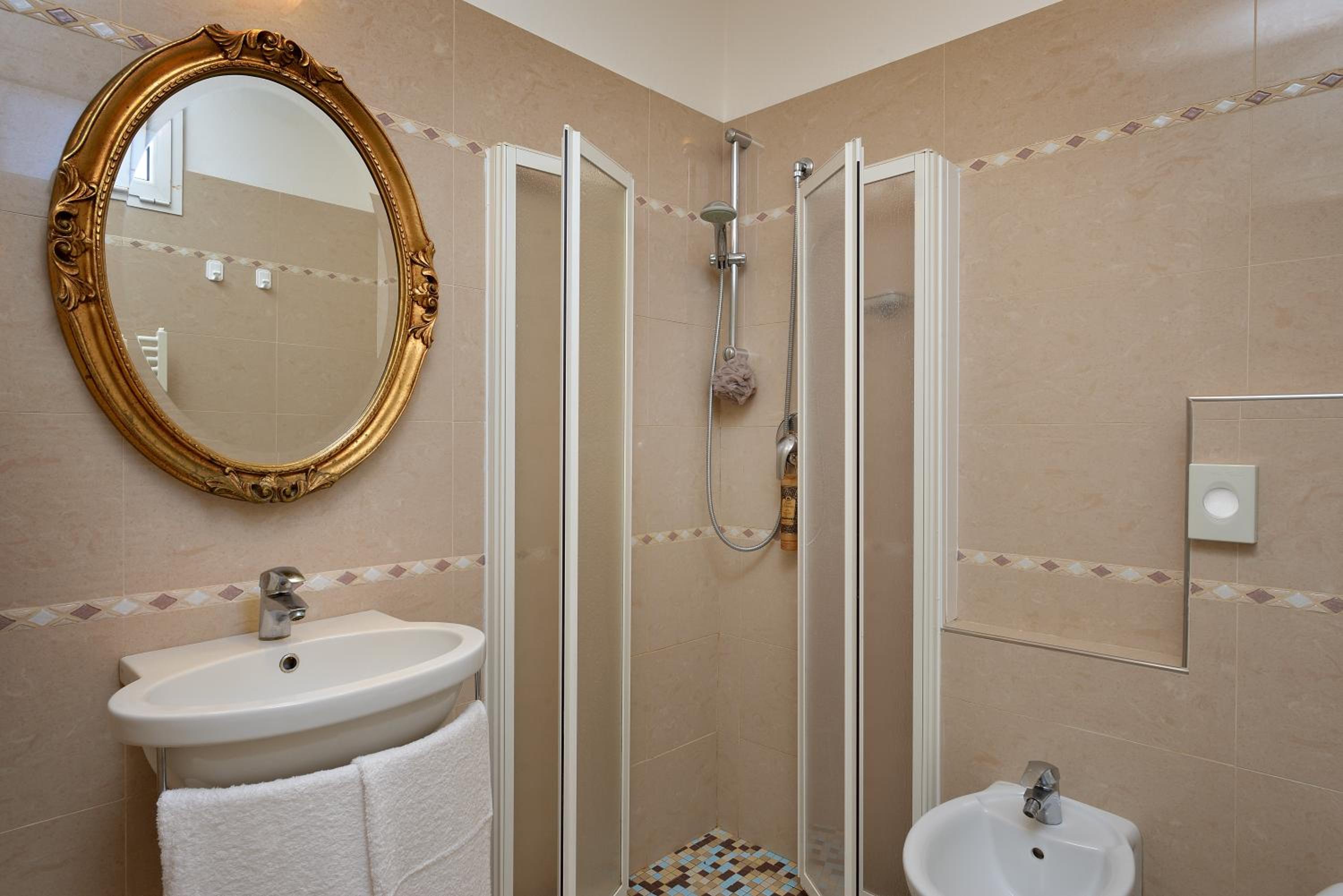 Triple Room - Photo 2