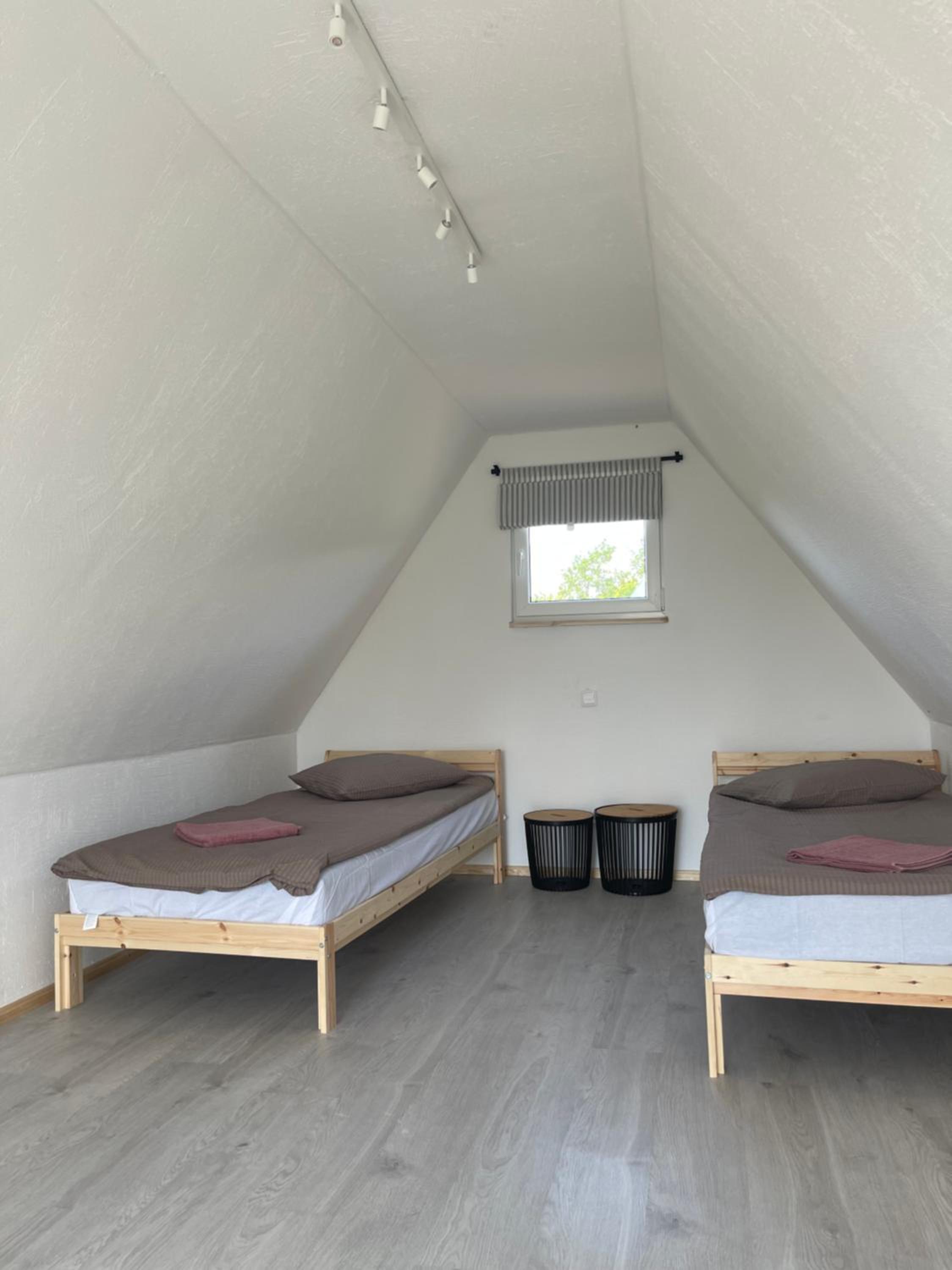 Two-Bedroom House - Photo 5