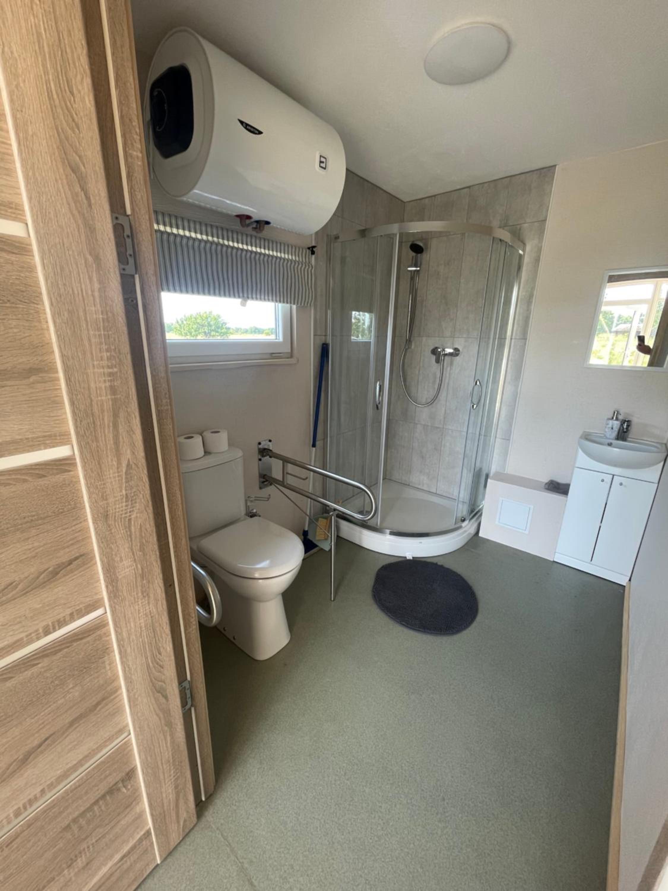Two-Bedroom House - Photo 18