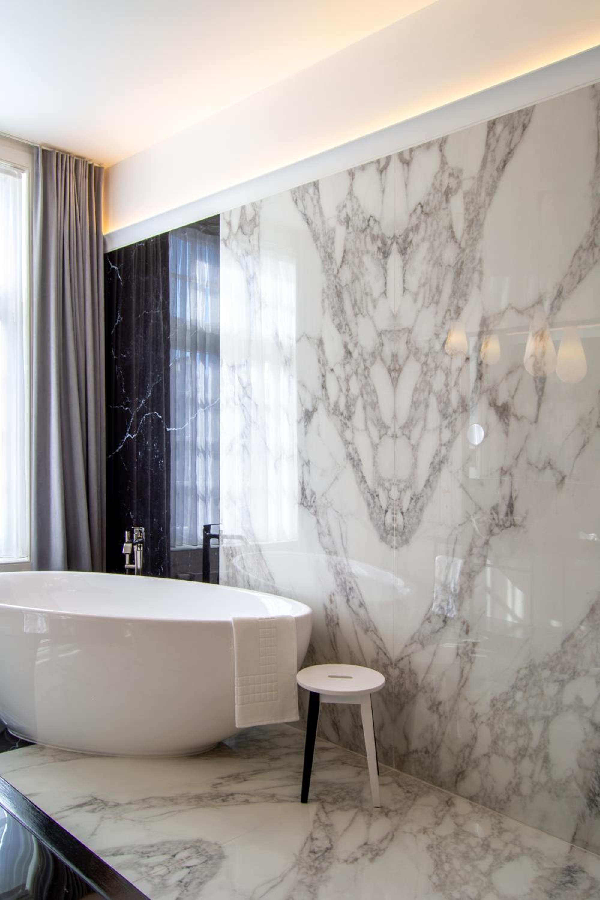 Deluxe Suite - Photo 8