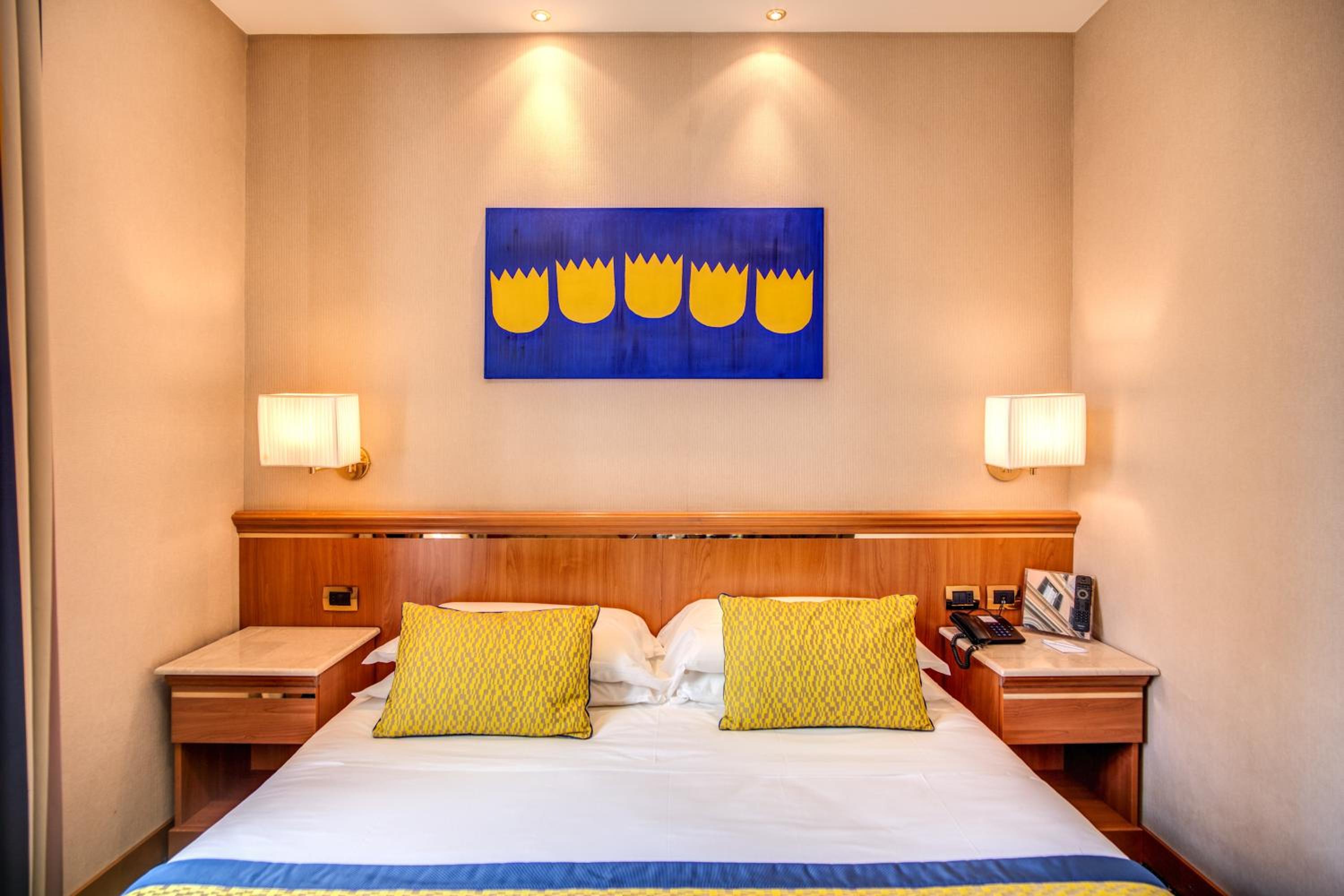 Economy Double Room thumbnail 5