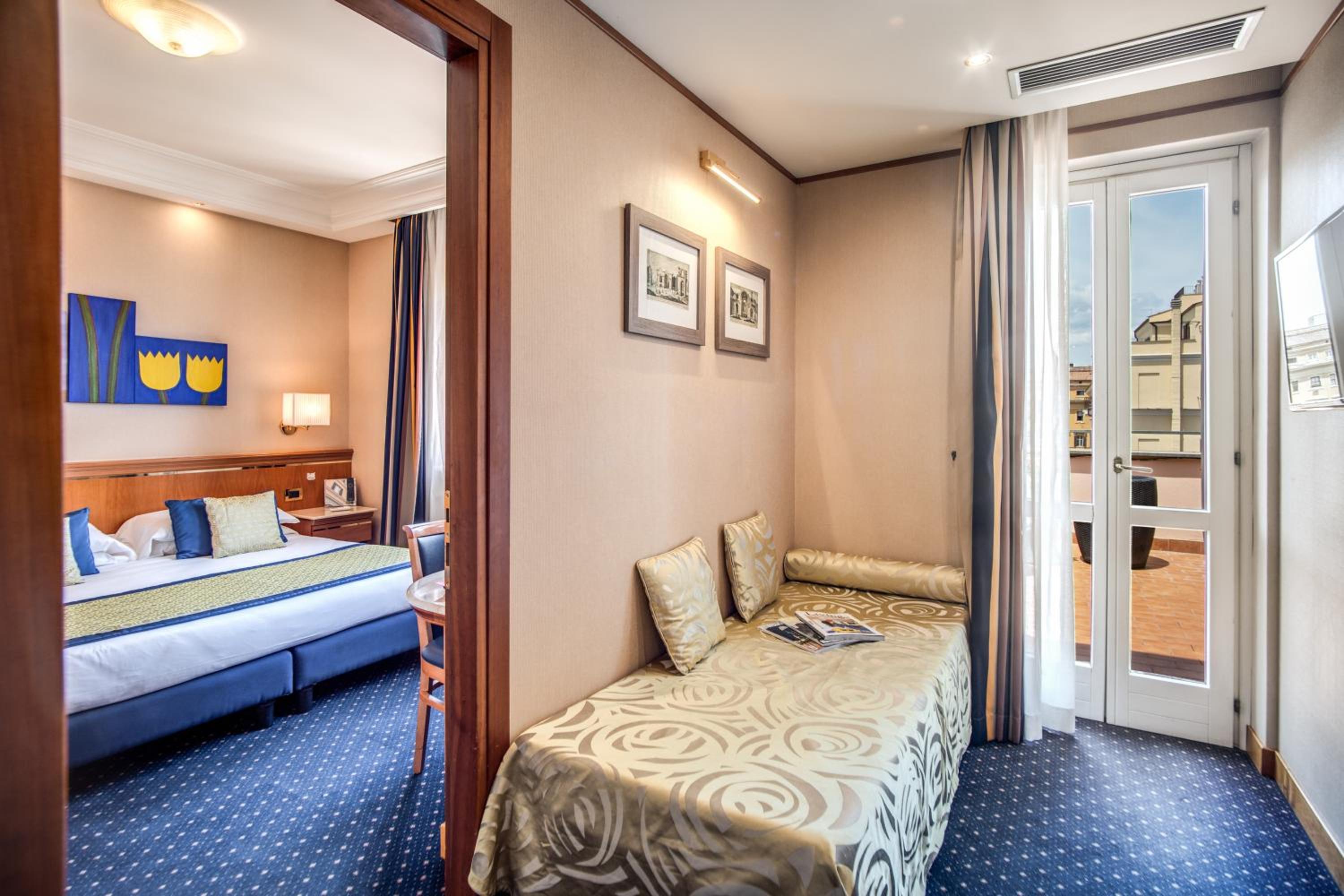 Junior Suite with Terrace thumbnail 6