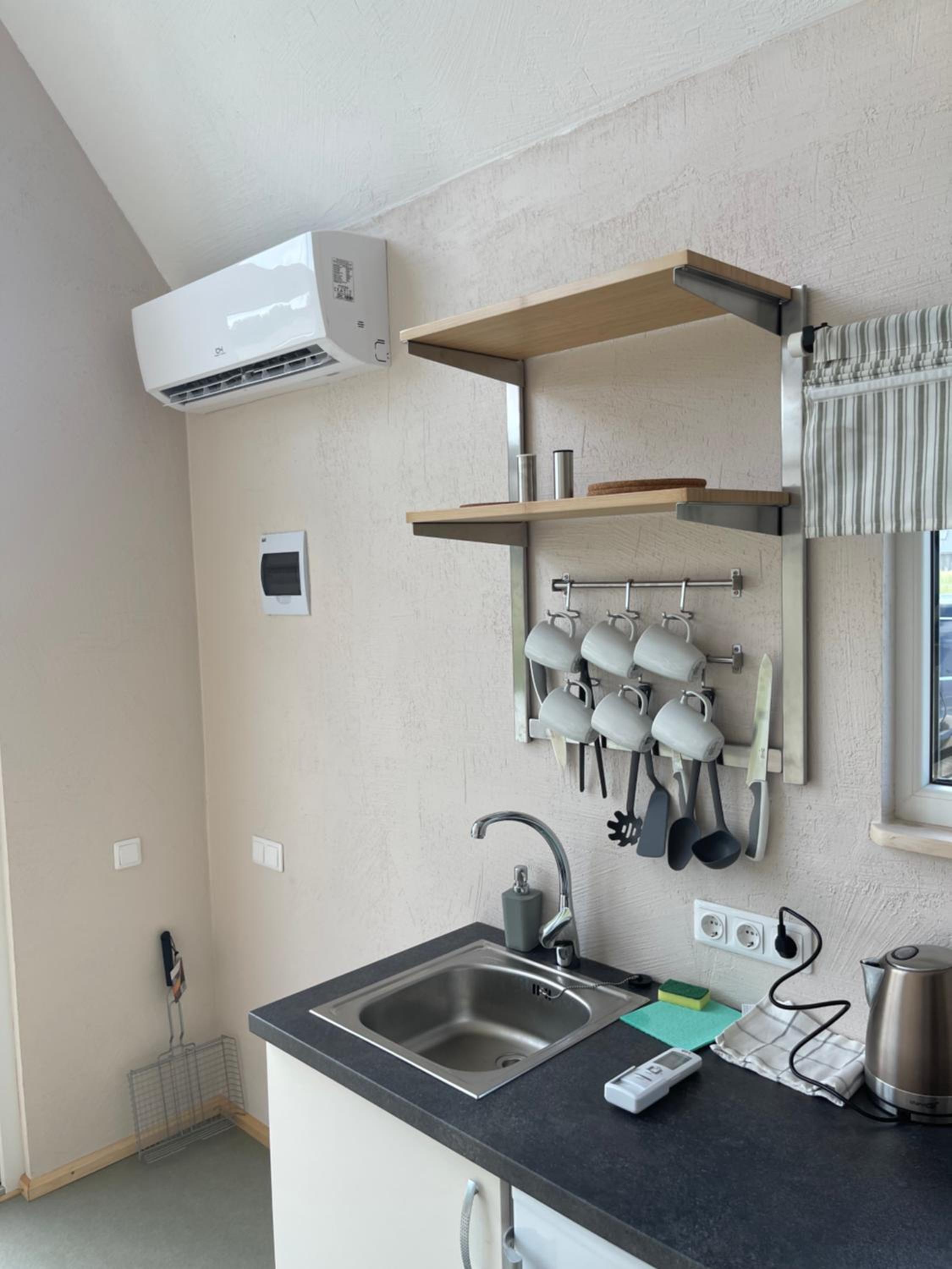 Two-Bedroom House - Photo 19