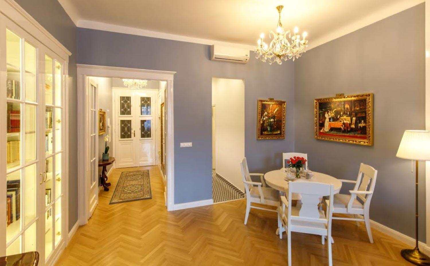 One-Bedroom Apartment - Photo 2
