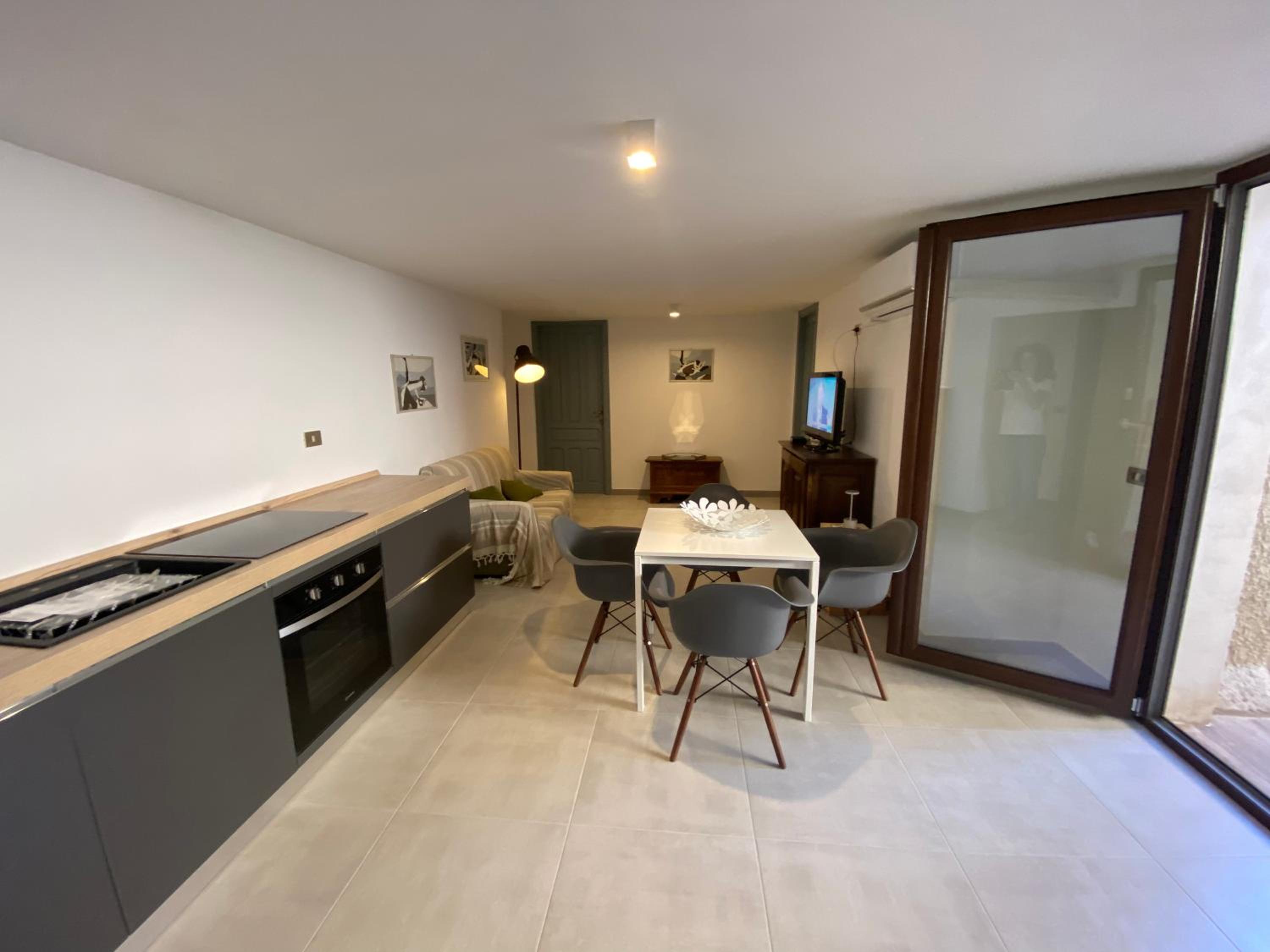 Two-Bedroom House photo 3