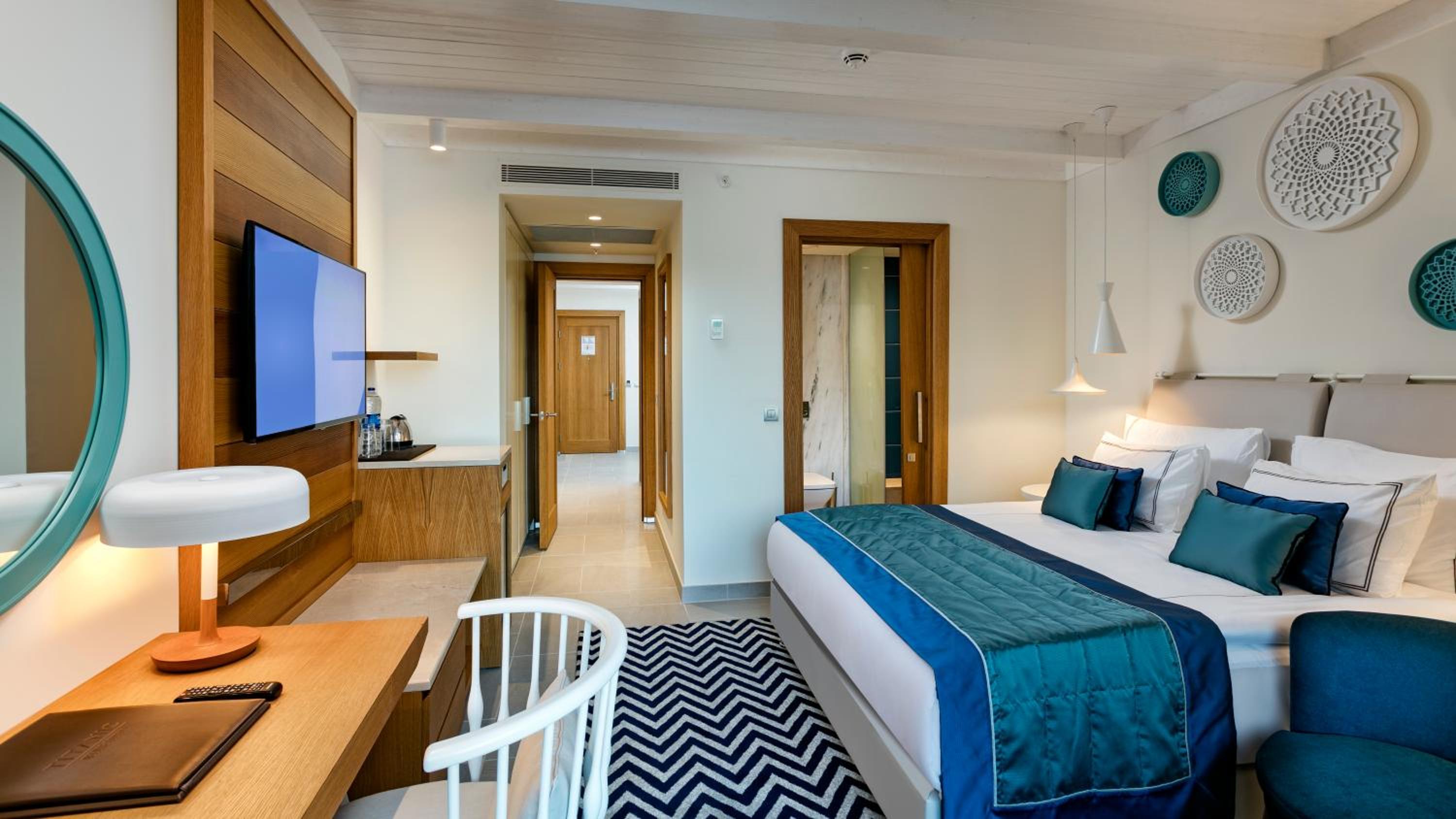 Chambre Familiale avec Accès Direct à la Piscine