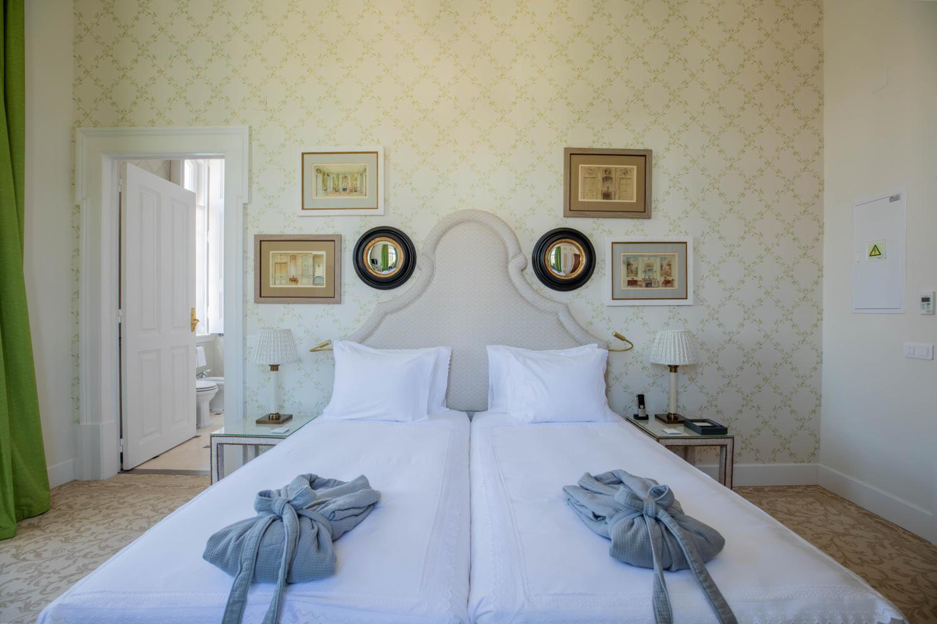 Deluxe Double Room Lateral Ocean View - Photo 6