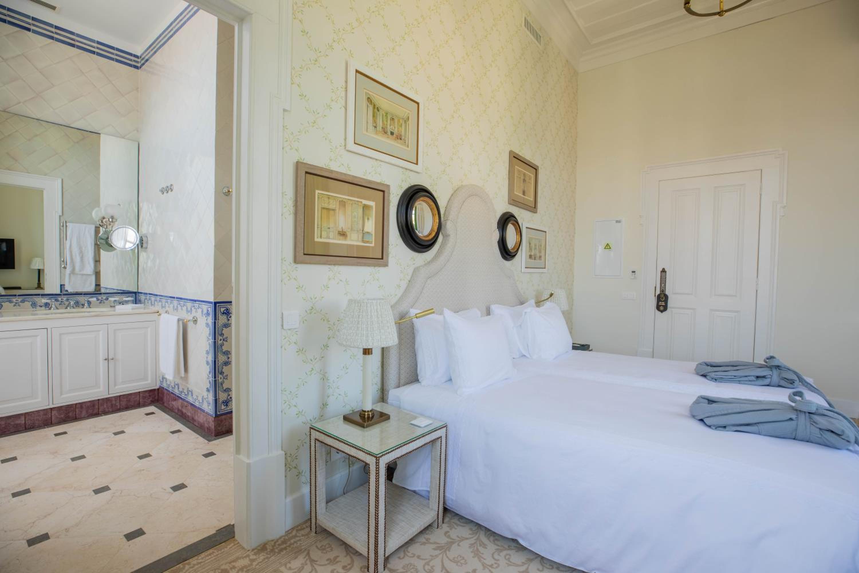 Deluxe Double Room Lateral Ocean View - Photo 7
