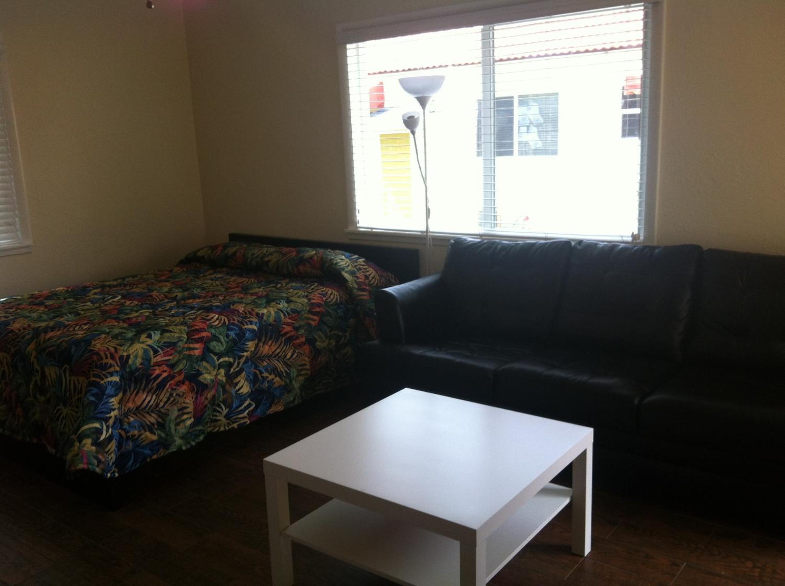 Large Studio - Photo 2