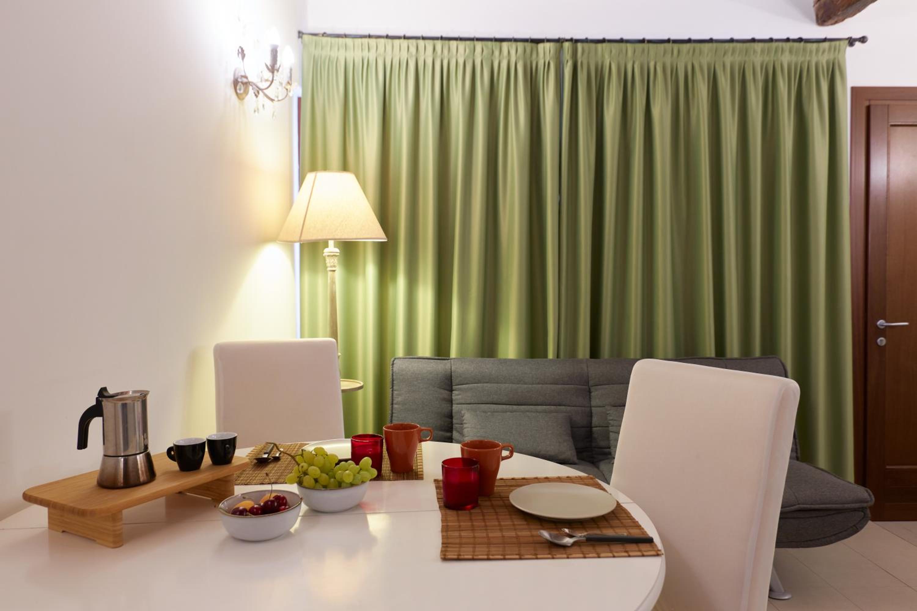 One-Bedroom Apartment - Non-Smoking photo 3
