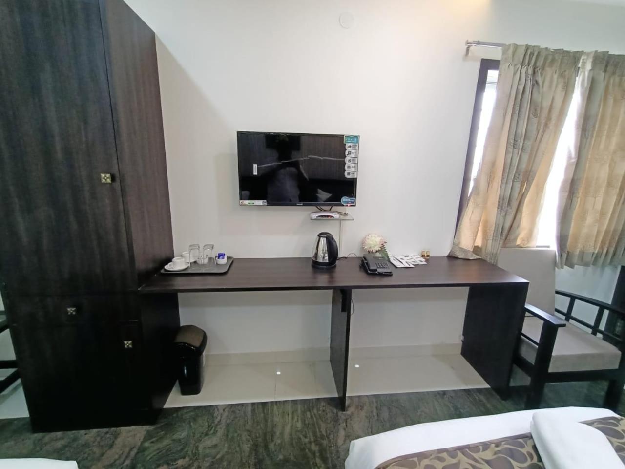 Superior King Room - Photo 4