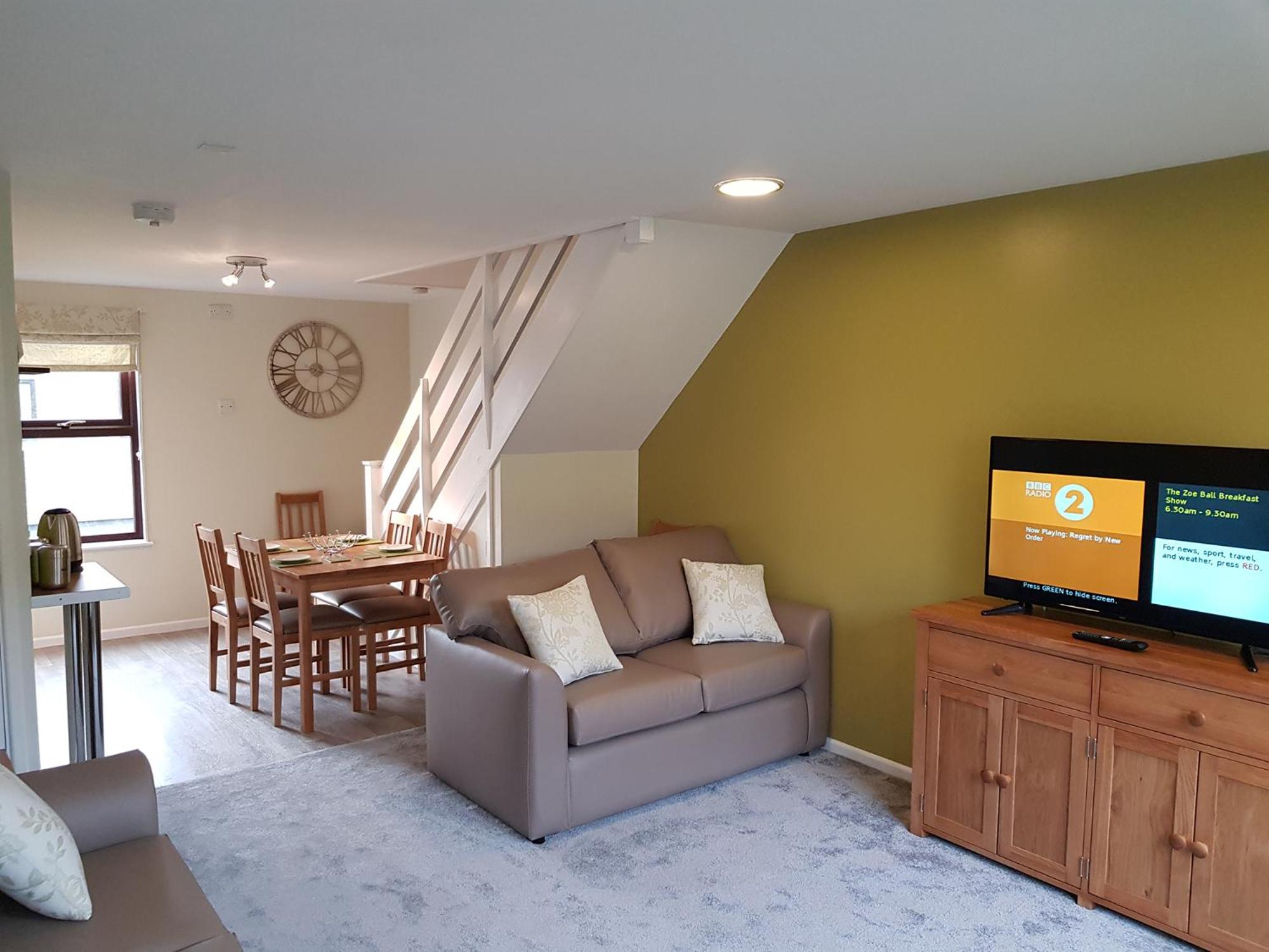2 Bed Gold House