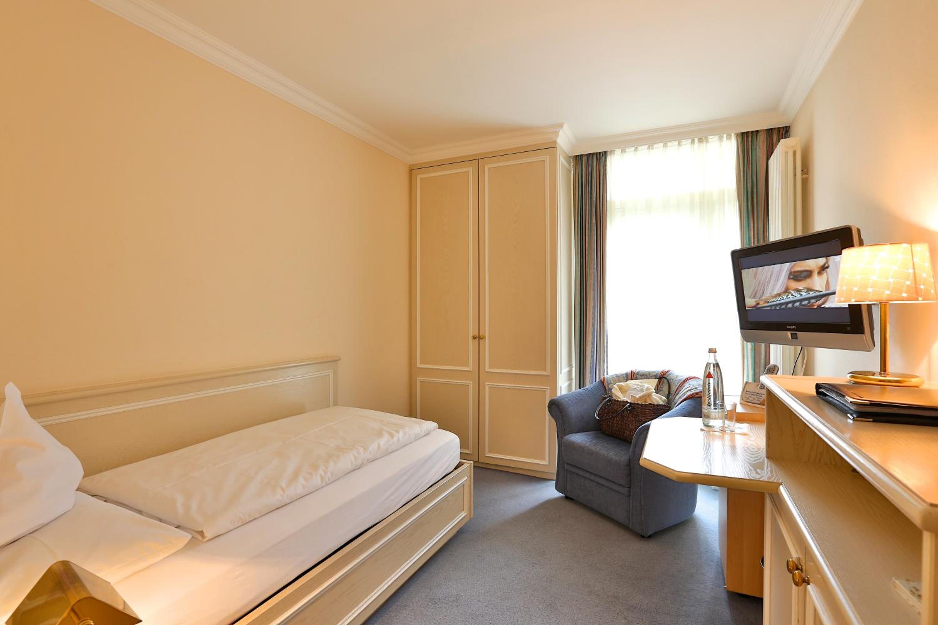 Standard Single Room - Photo 4