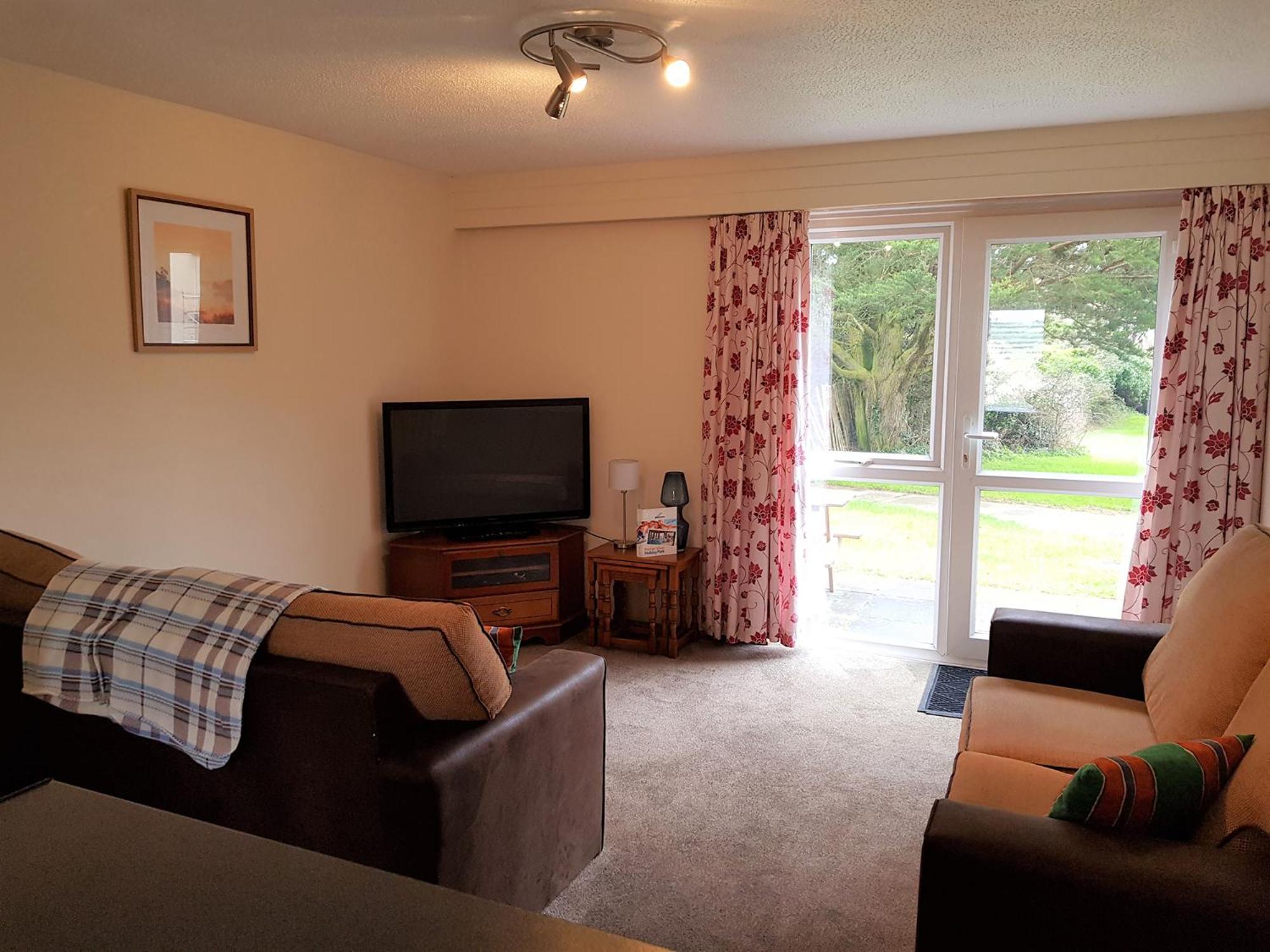 2 Bed Silver House