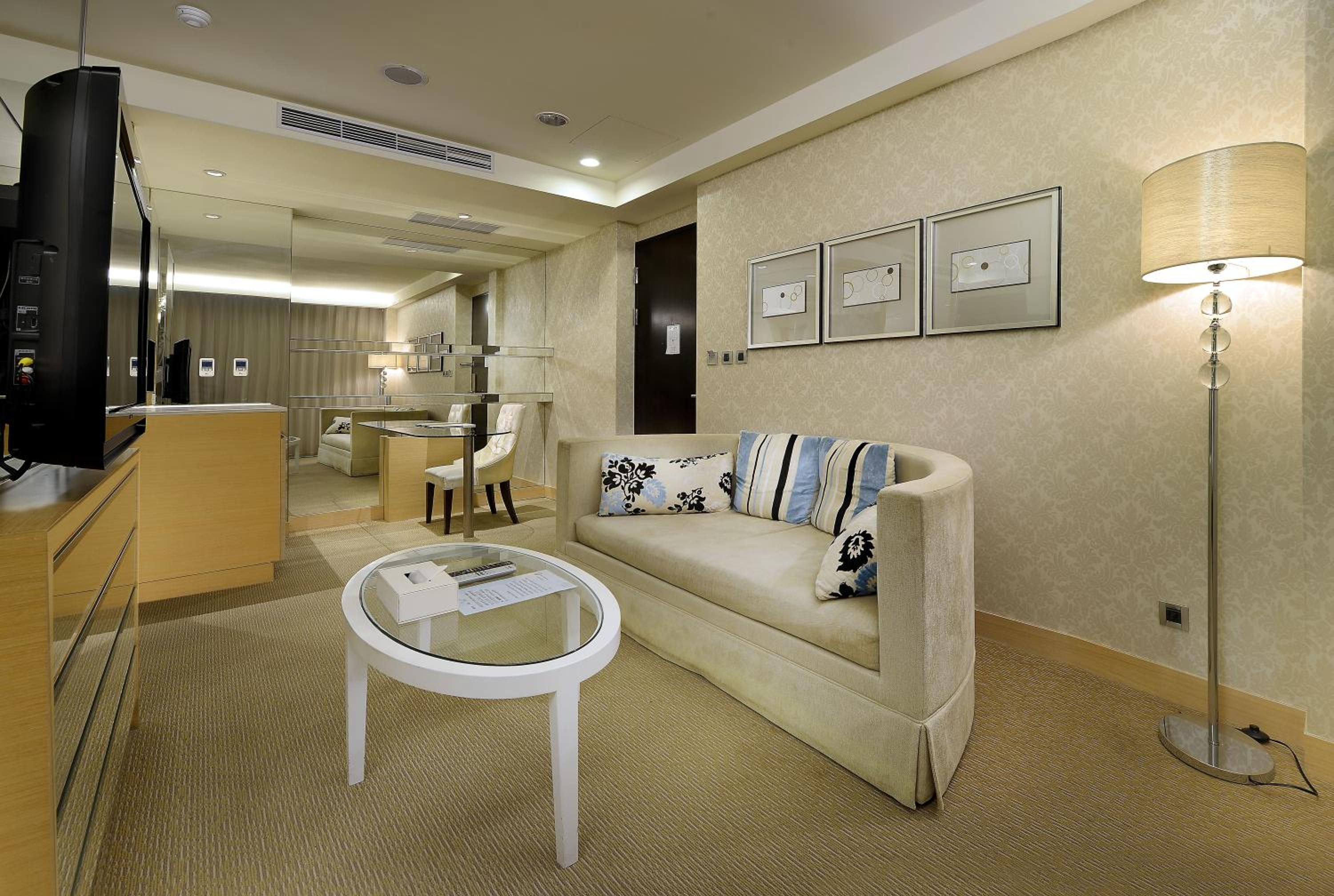 Twin Room with City View photo 2