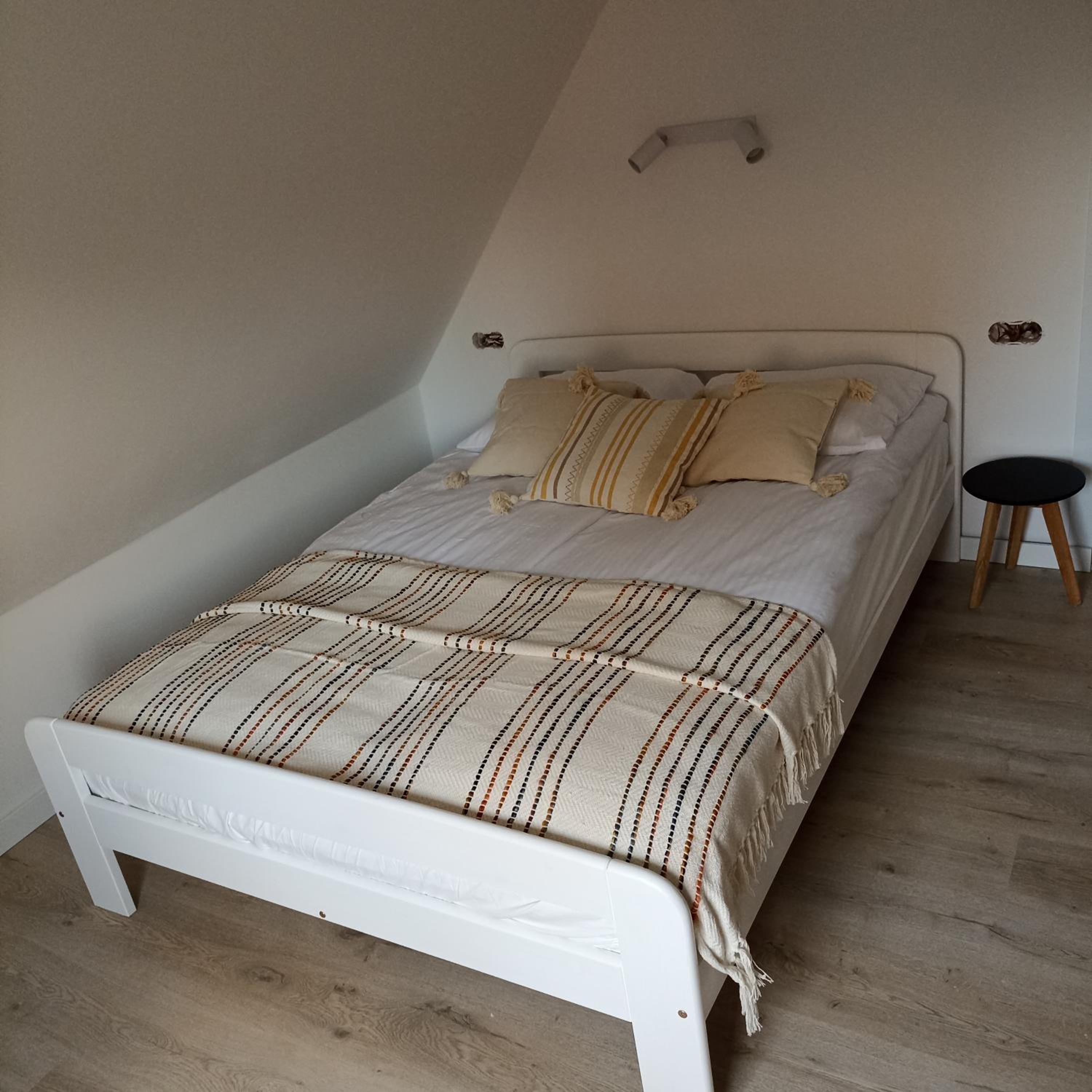 Two-Bedroom House - Photo 7