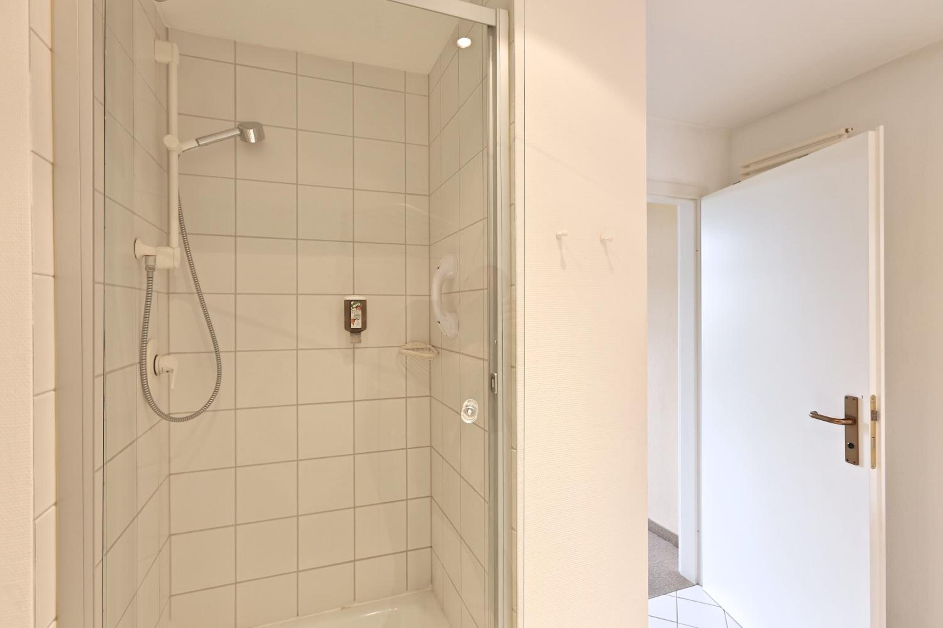 Suite - Photo 6