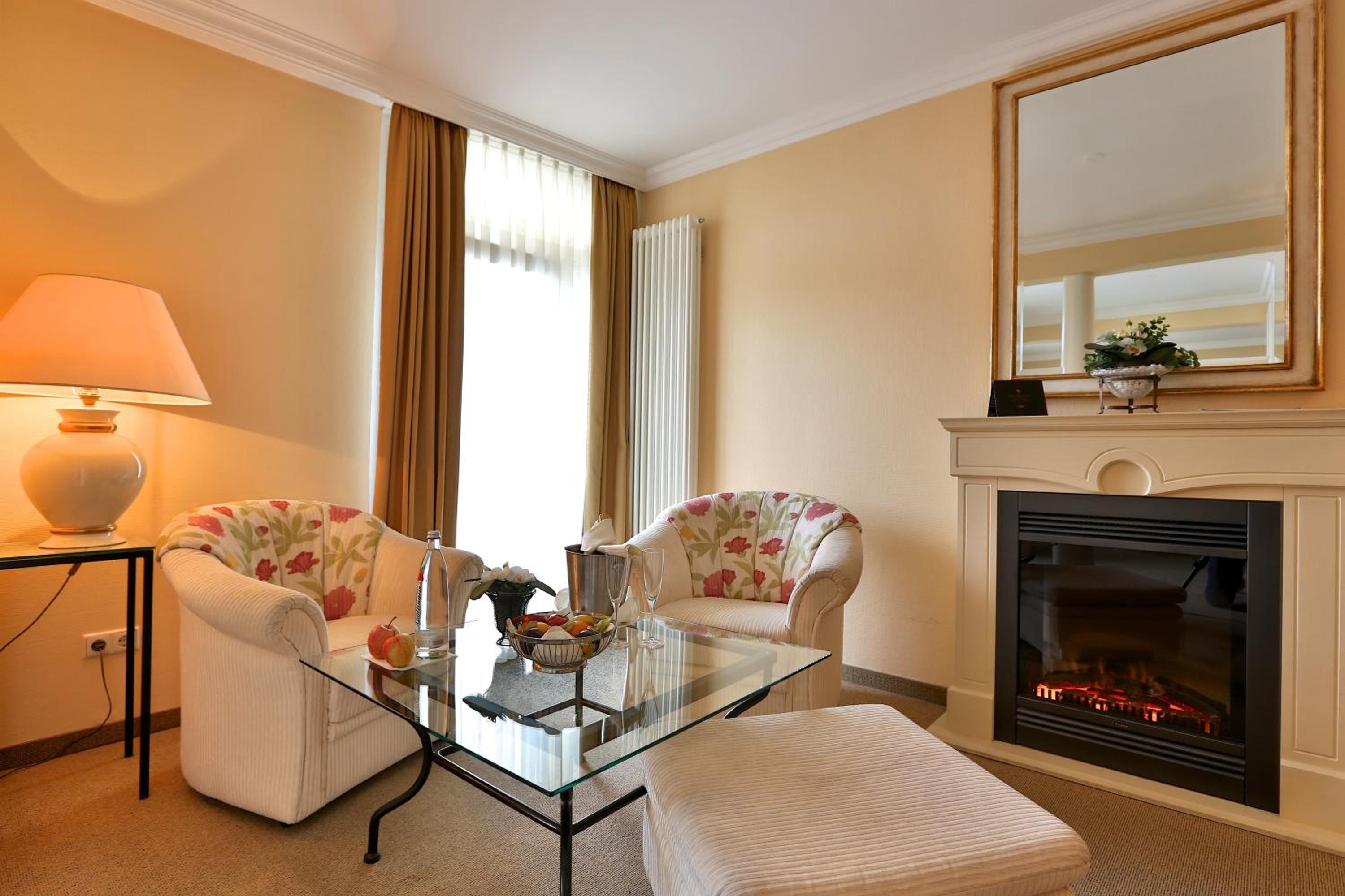 Suite - Photo 9
