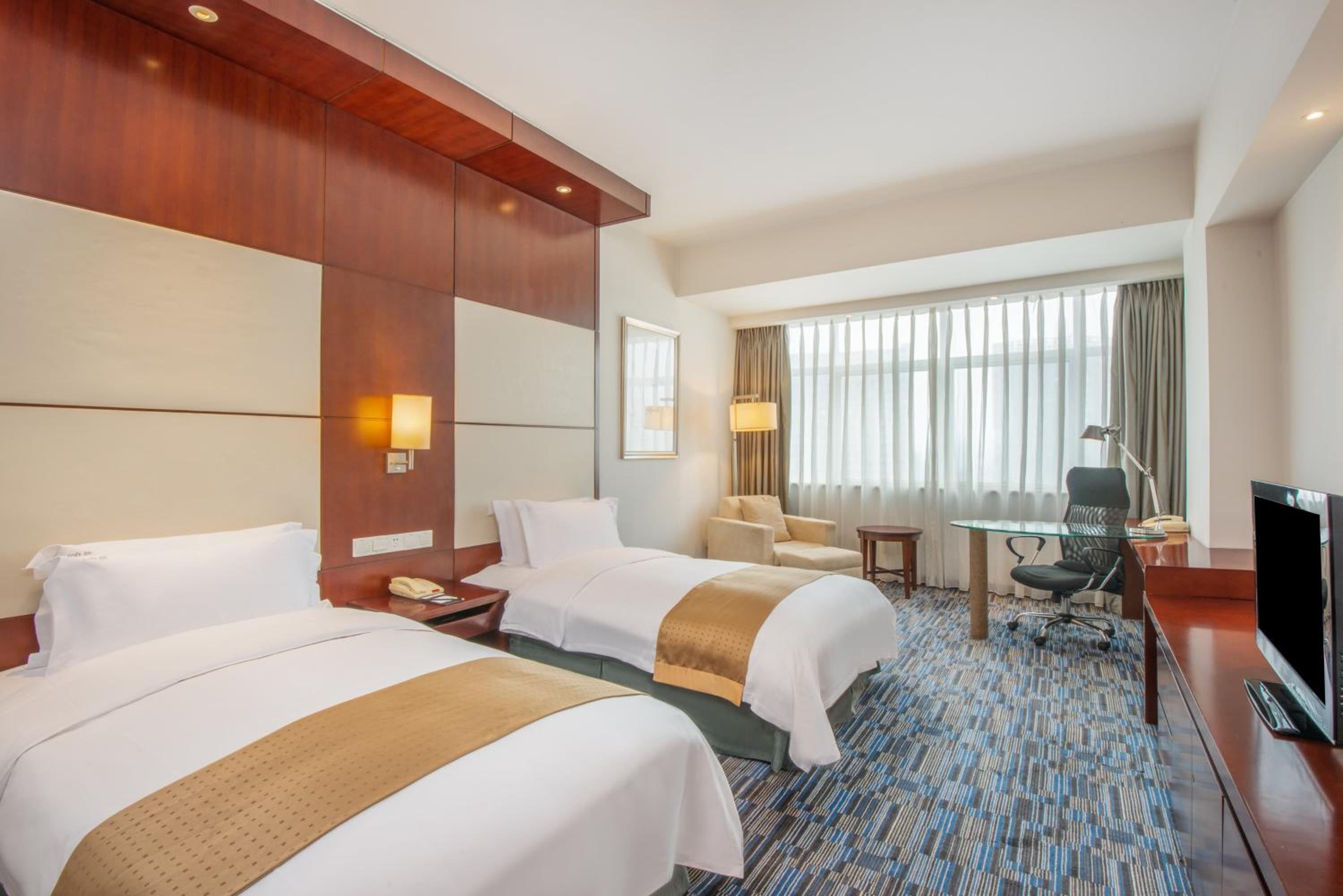 Standard Twin Room - Photo 4