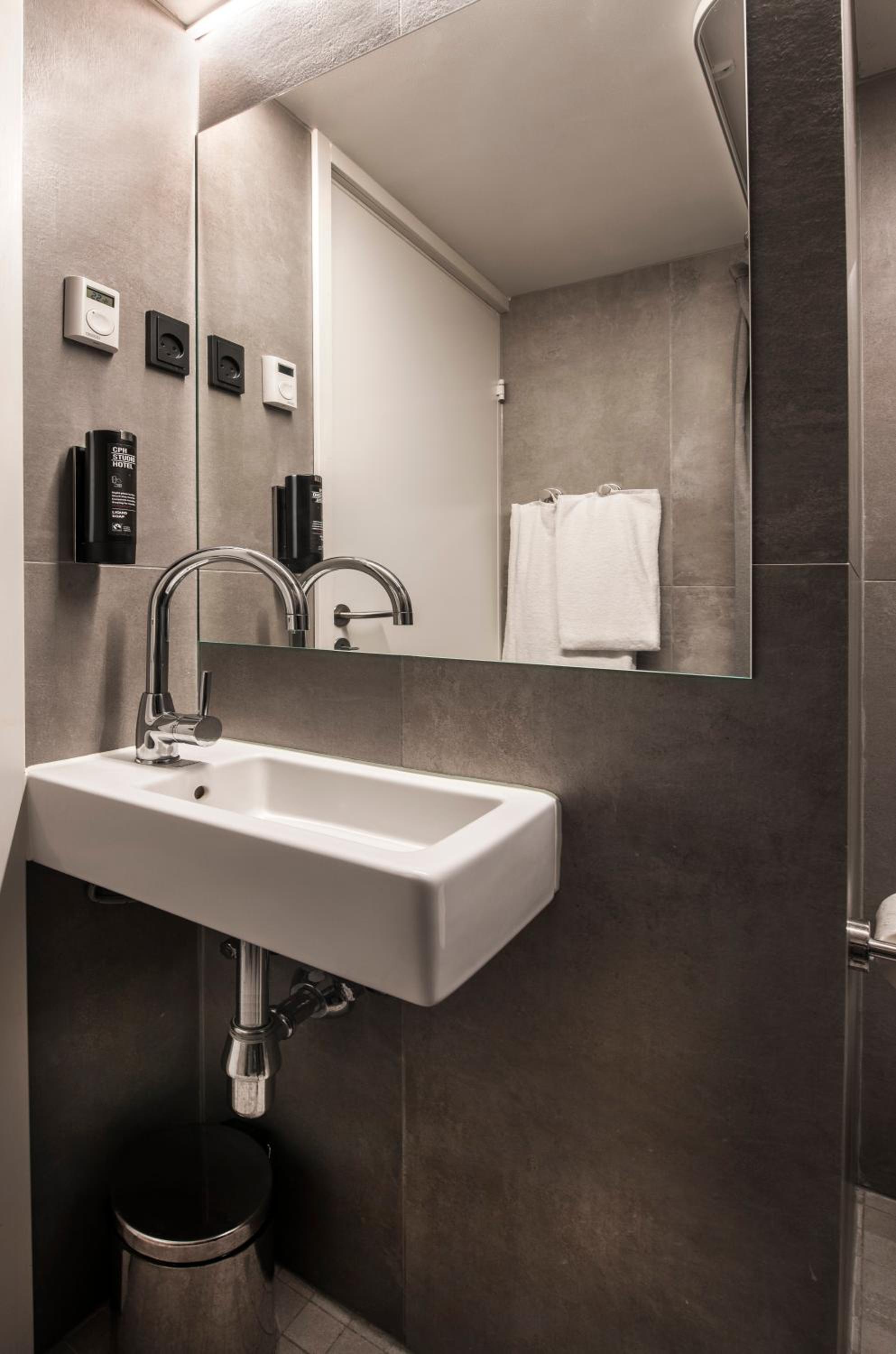 Single Room with Kitchenette photo 3