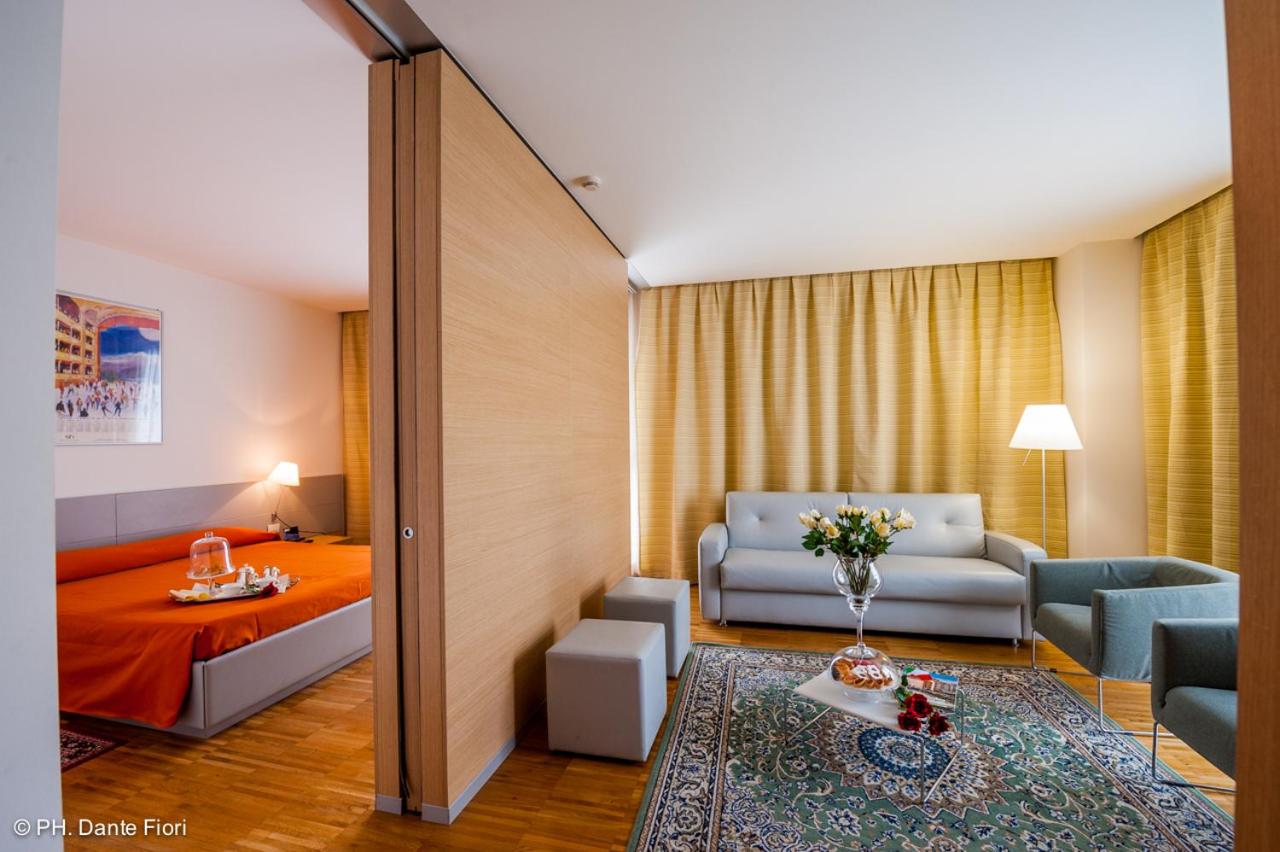 Suite - Photo 3