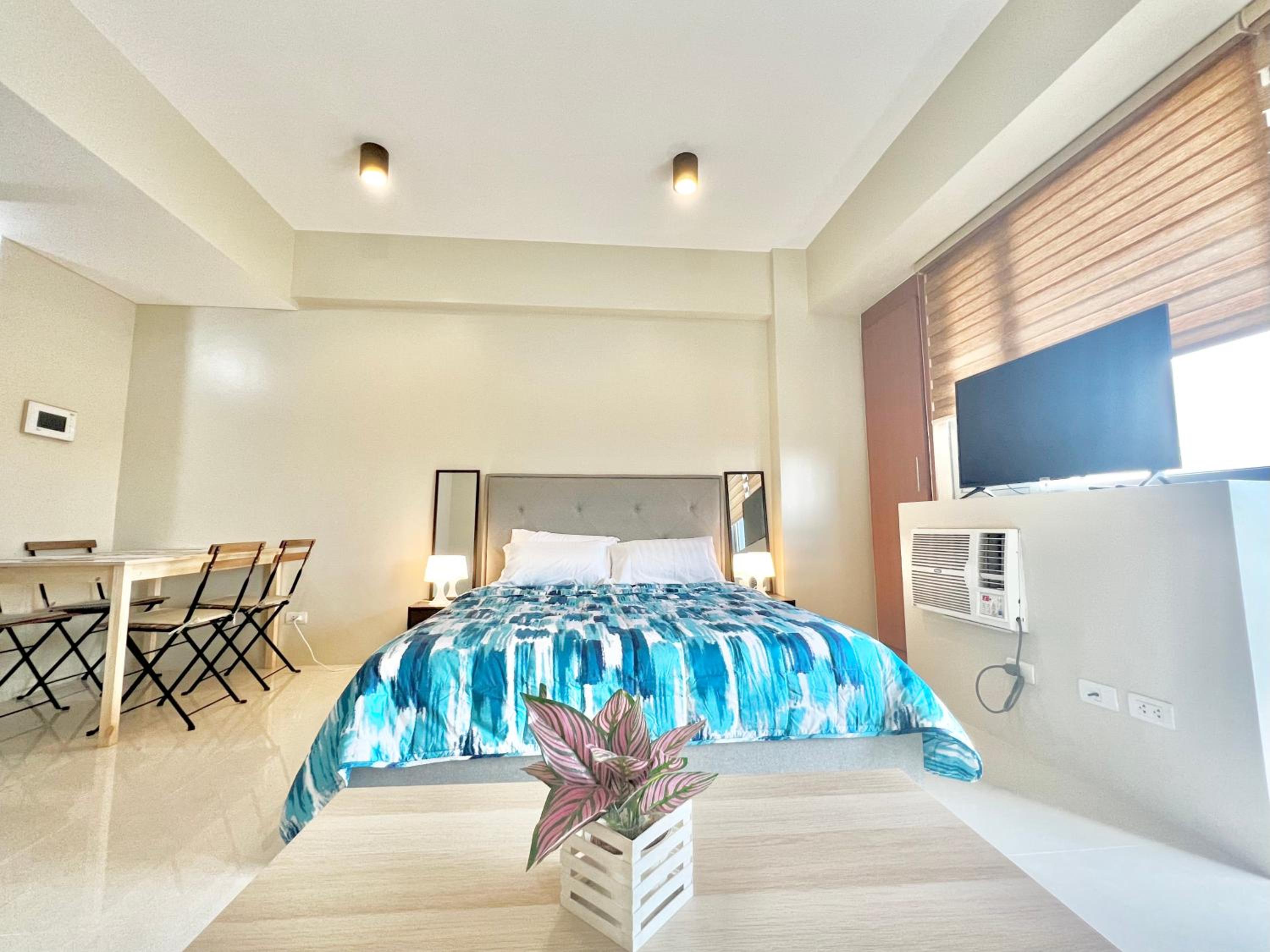 Deluxe Queen Suite - Photo 4