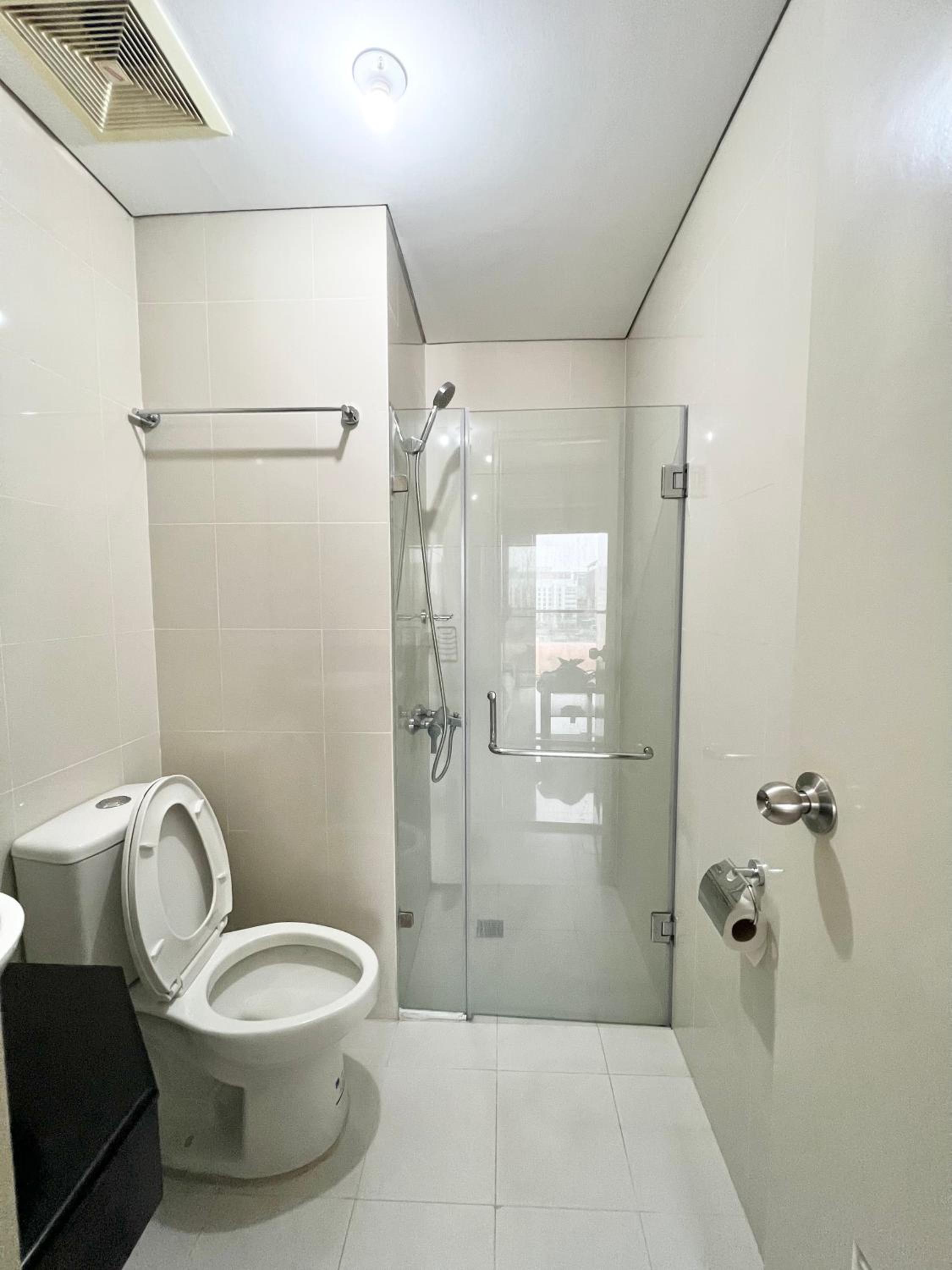 Deluxe Queen Suite - Photo 11