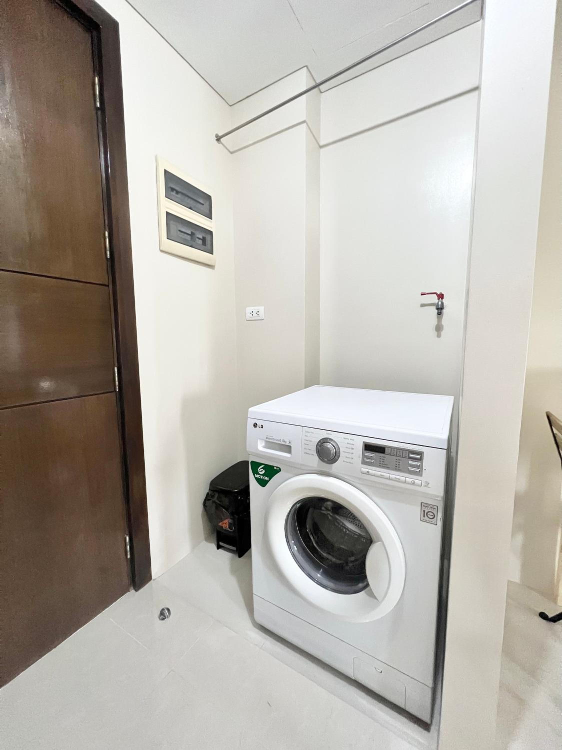 Deluxe Queen Suite - Photo 14