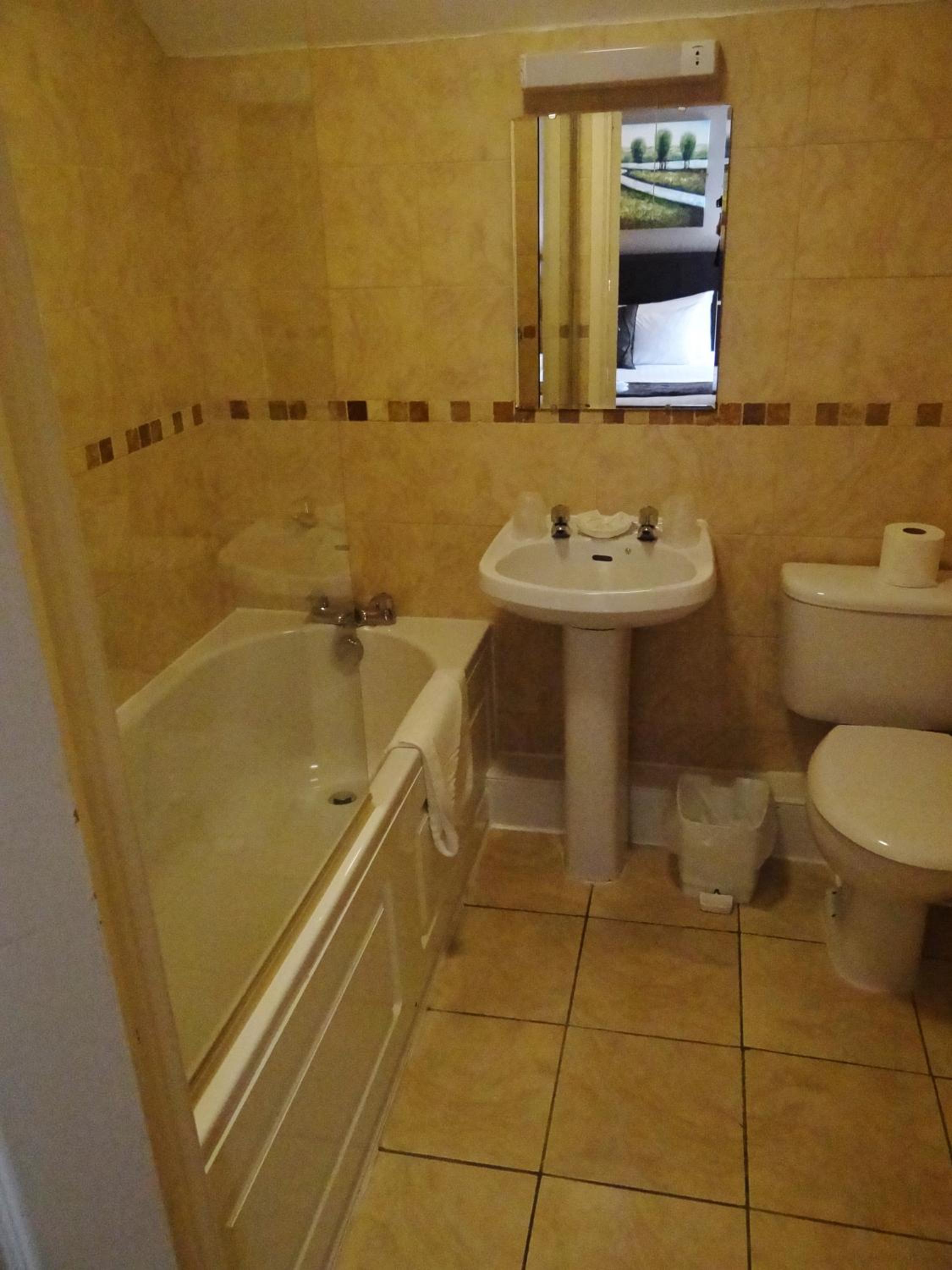 Standard Double Room - Photo 6