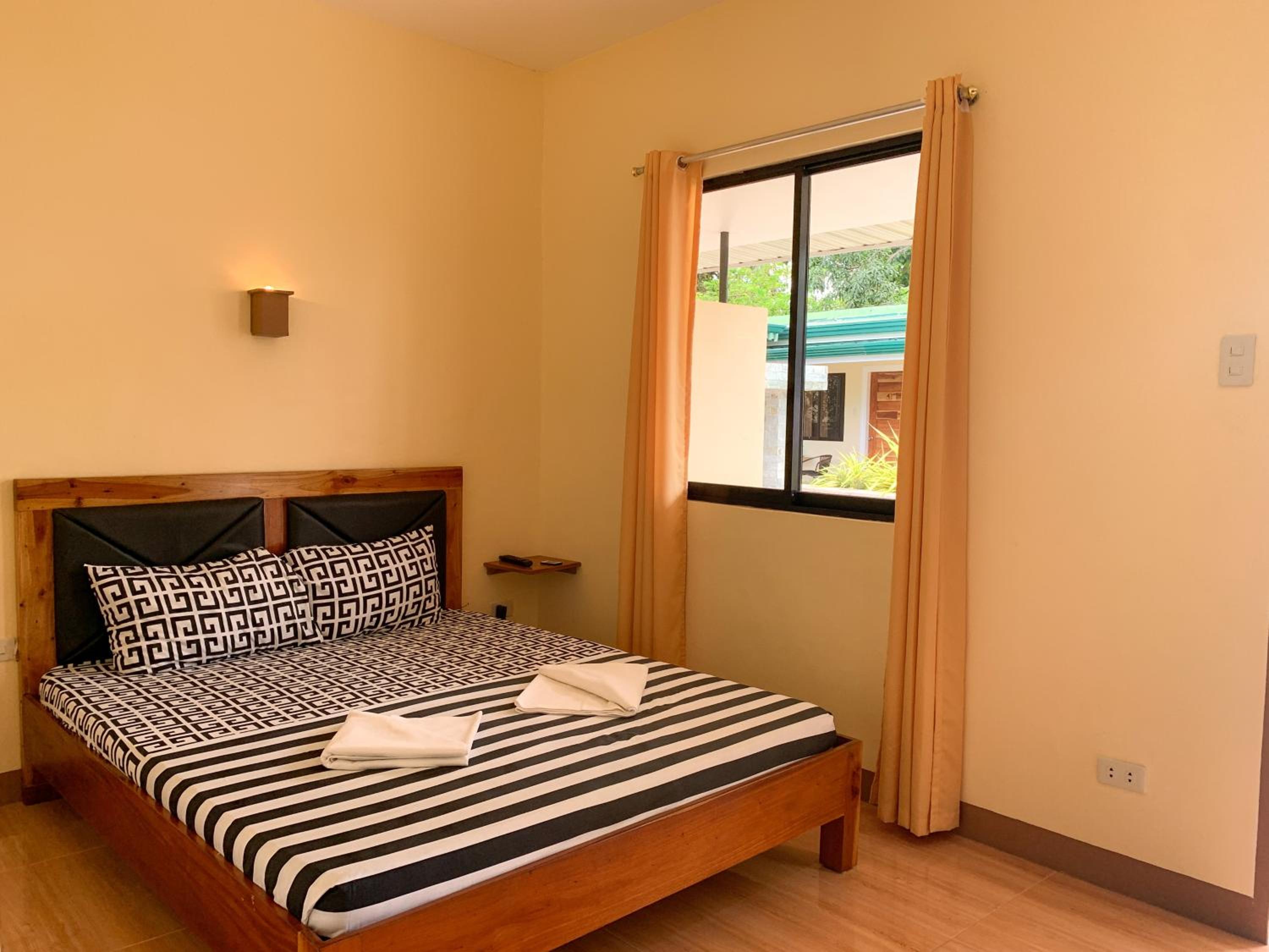 Standard Double Room - Photo 10