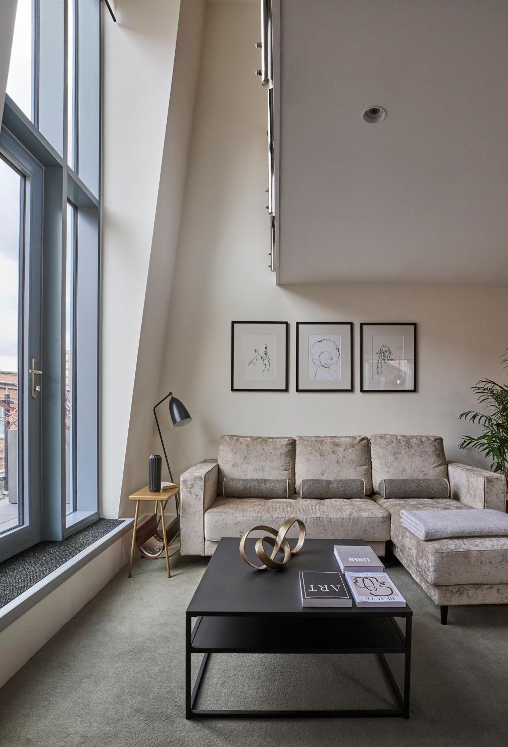 Apartment - Split Level - Photo 3