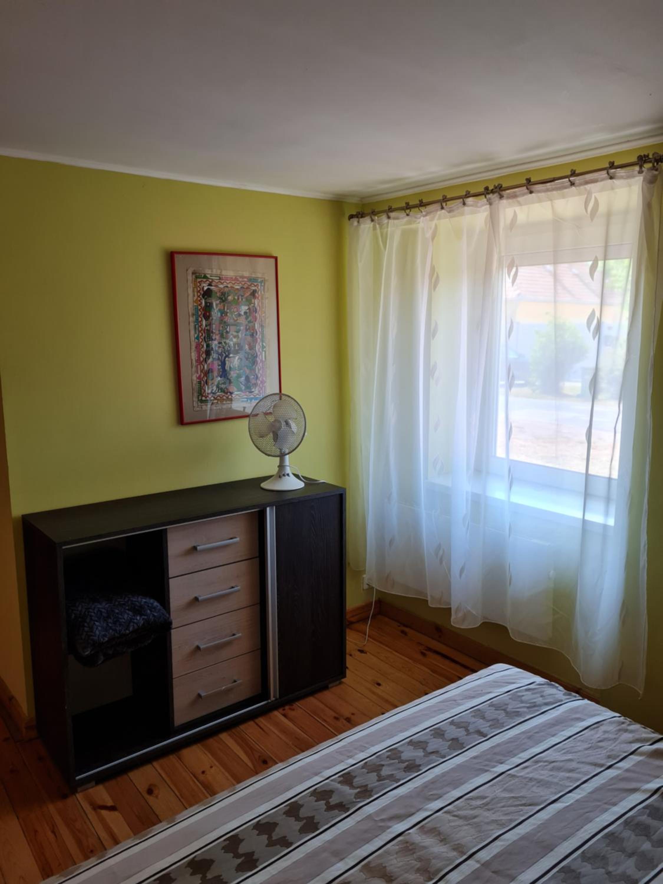 One-Bedroom Apartment - Photo 1
