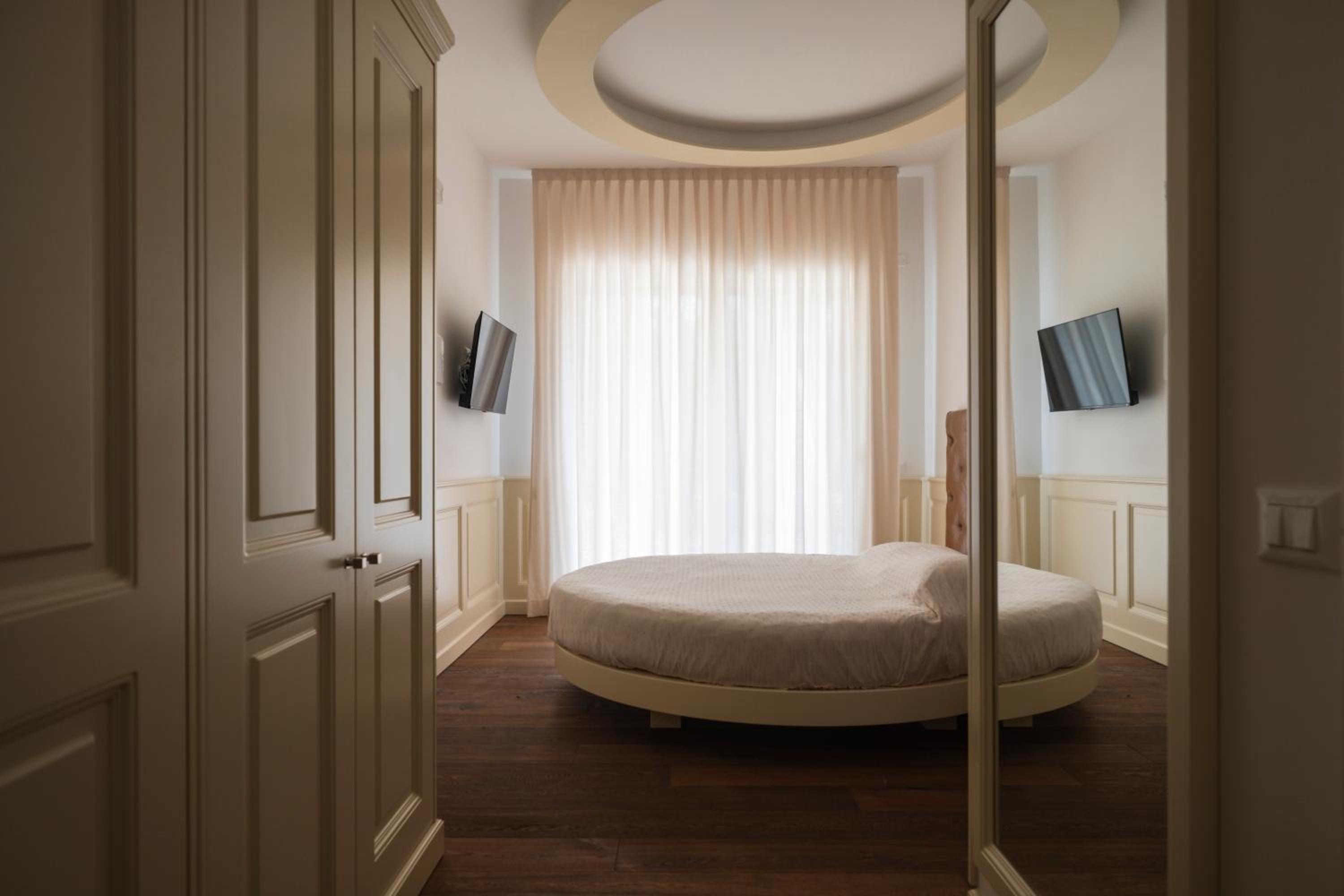 King Room with Pool View