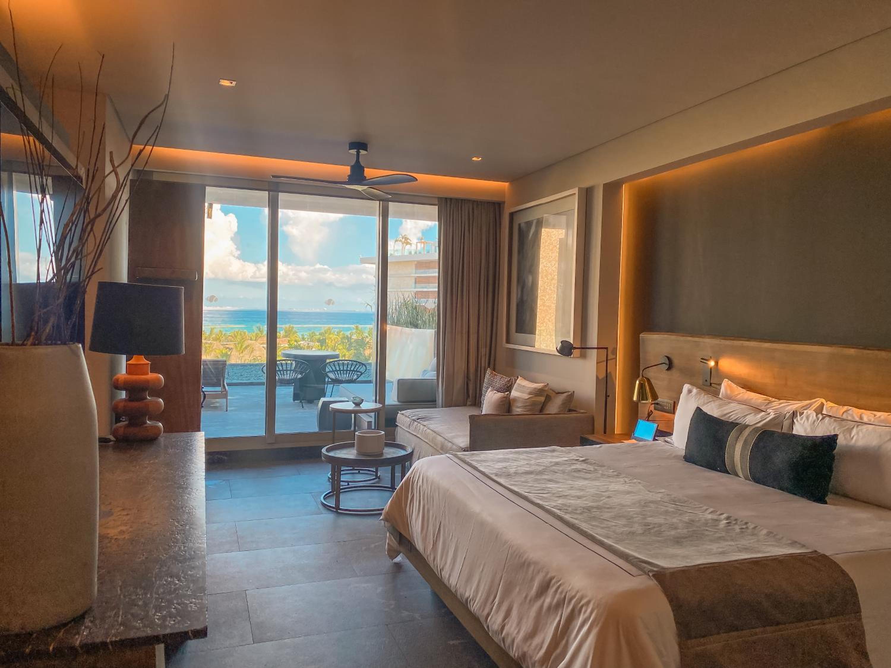 Preferred Club Superior Junior Suite King Ocean View - Photo 1