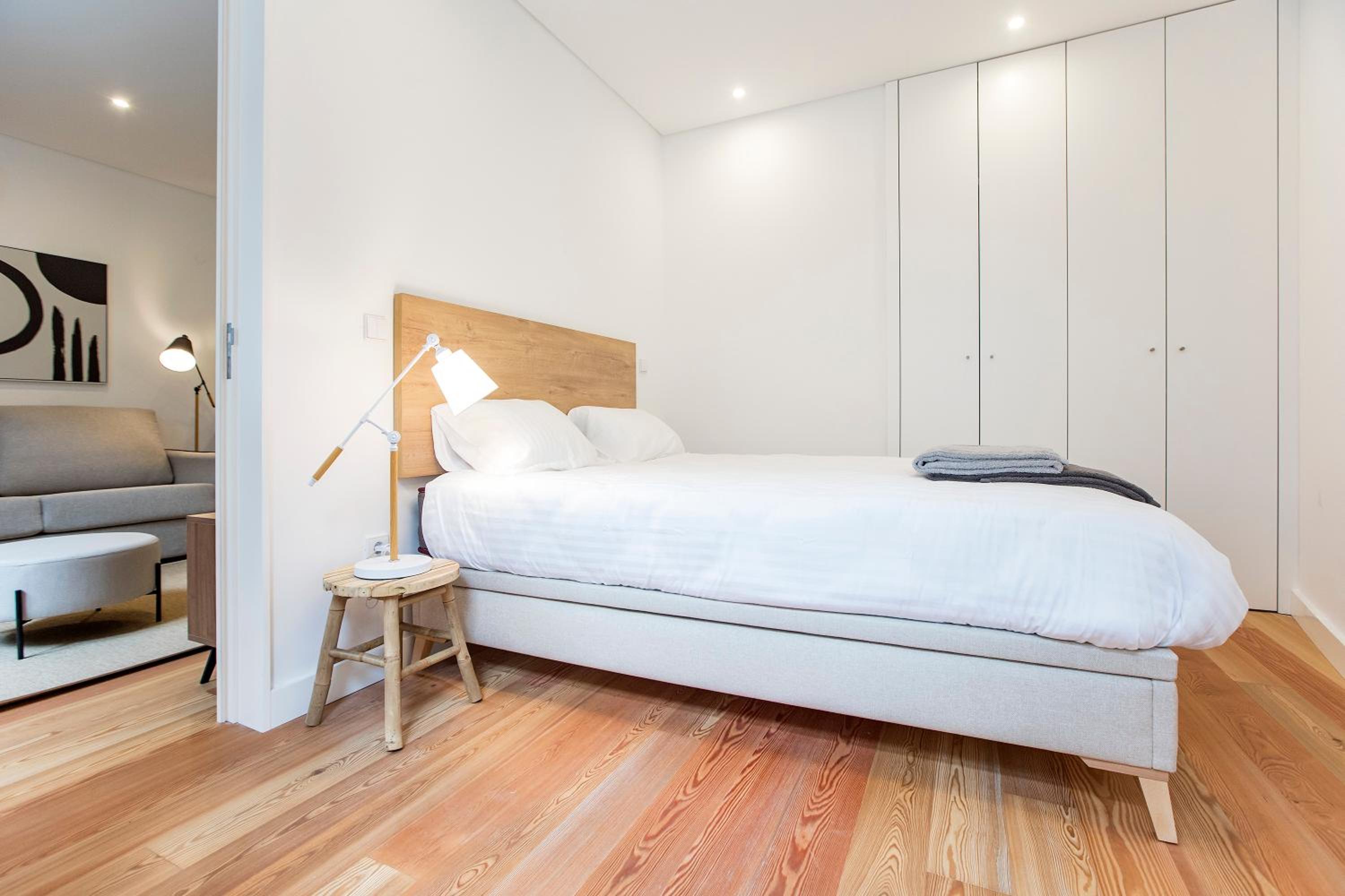 One-Bedroom Apartment - Photo 7