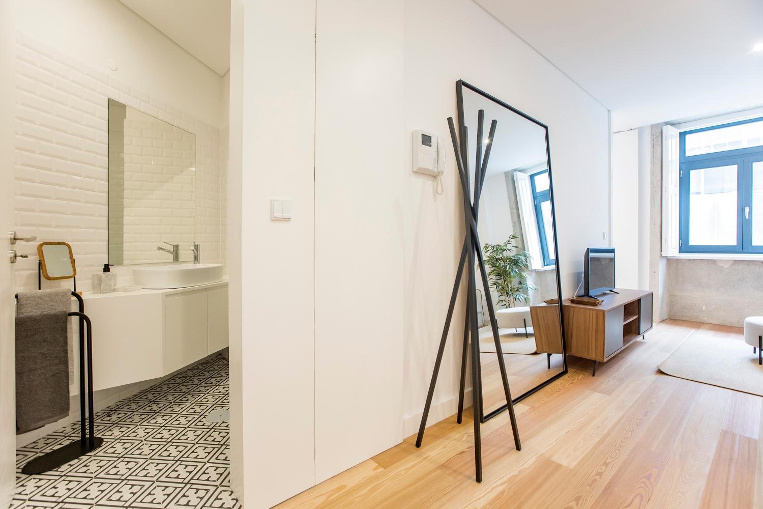 One-Bedroom Apartment - Photo 19