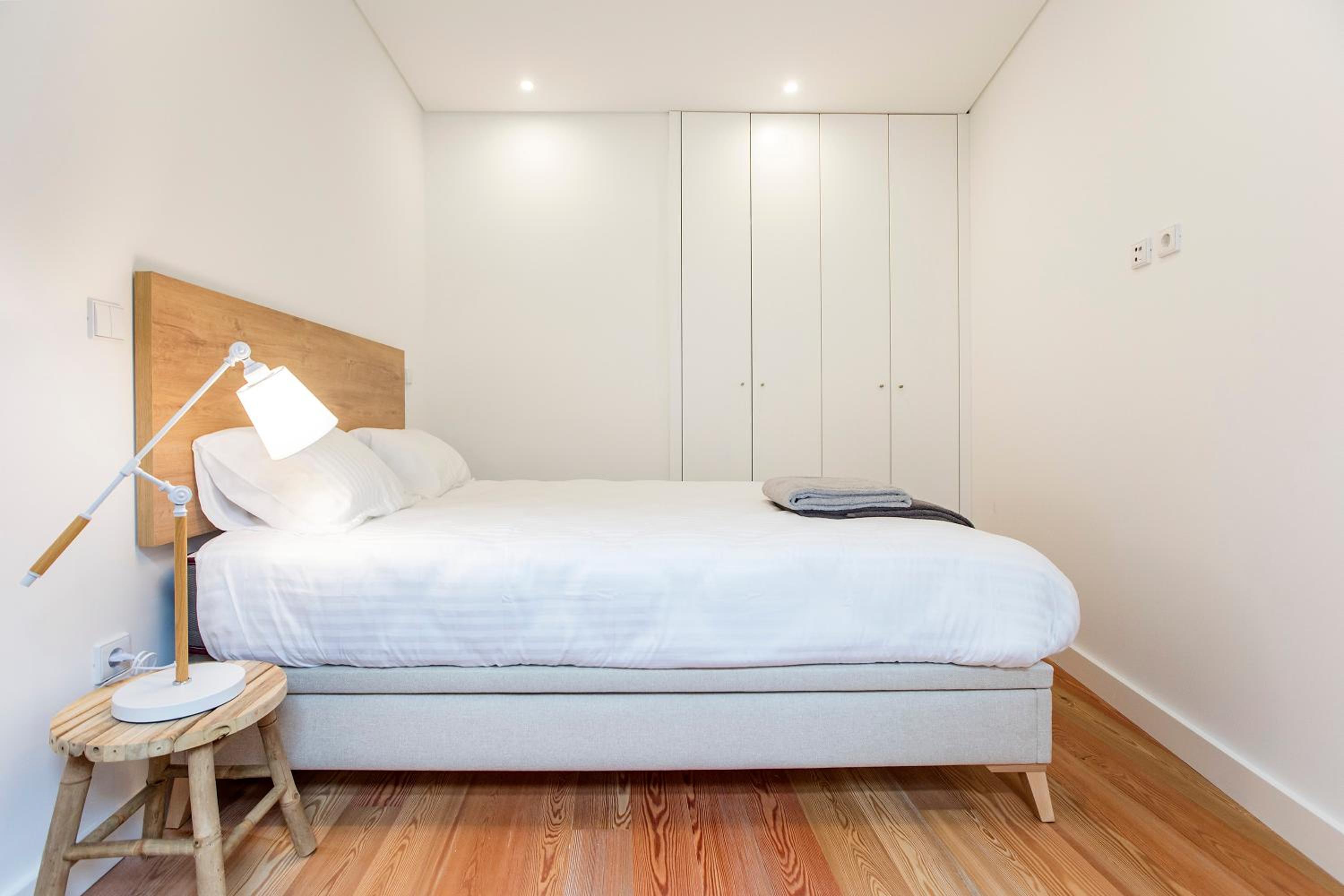 One-Bedroom Apartment - Photo 2