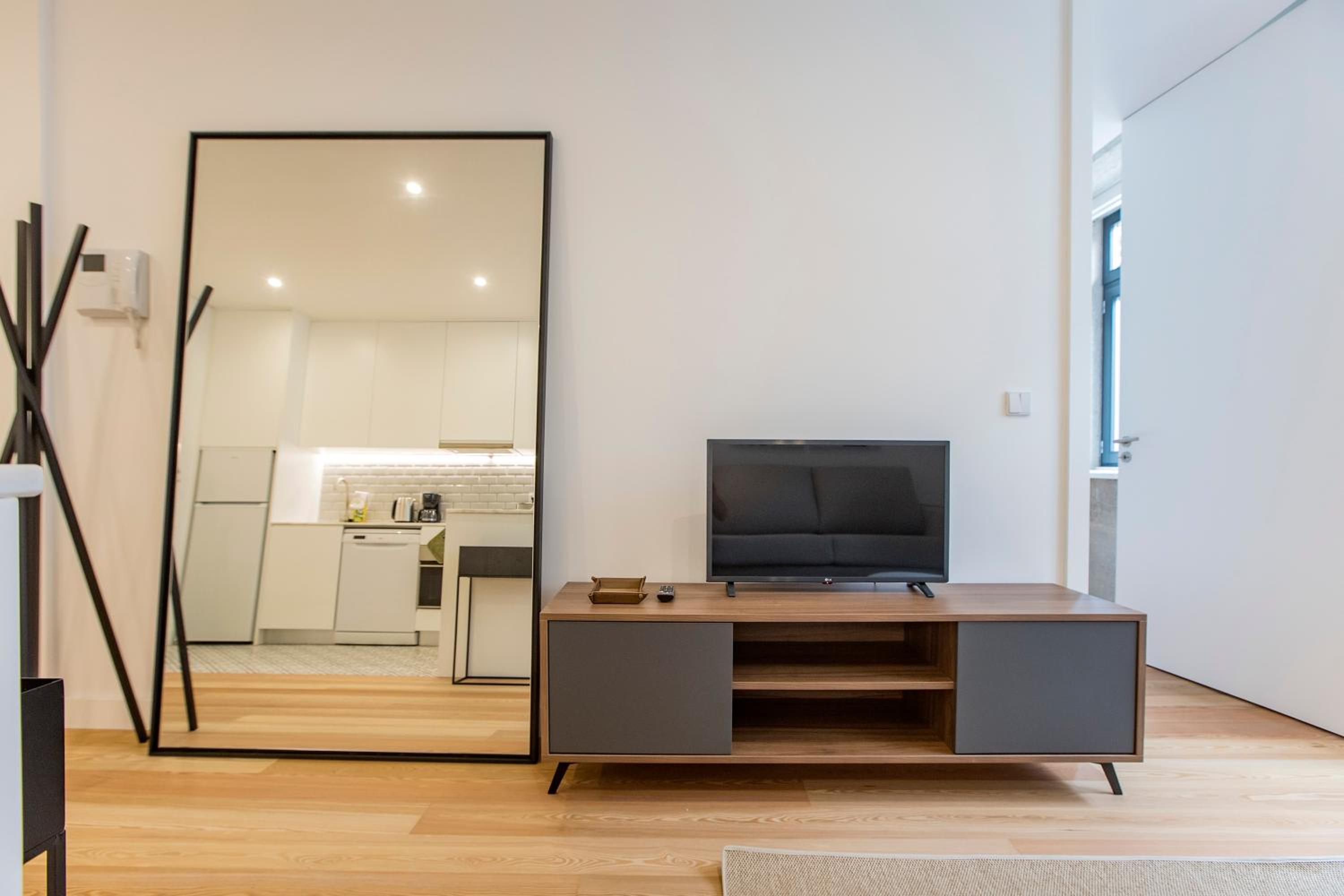One-Bedroom Apartment - Photo 27