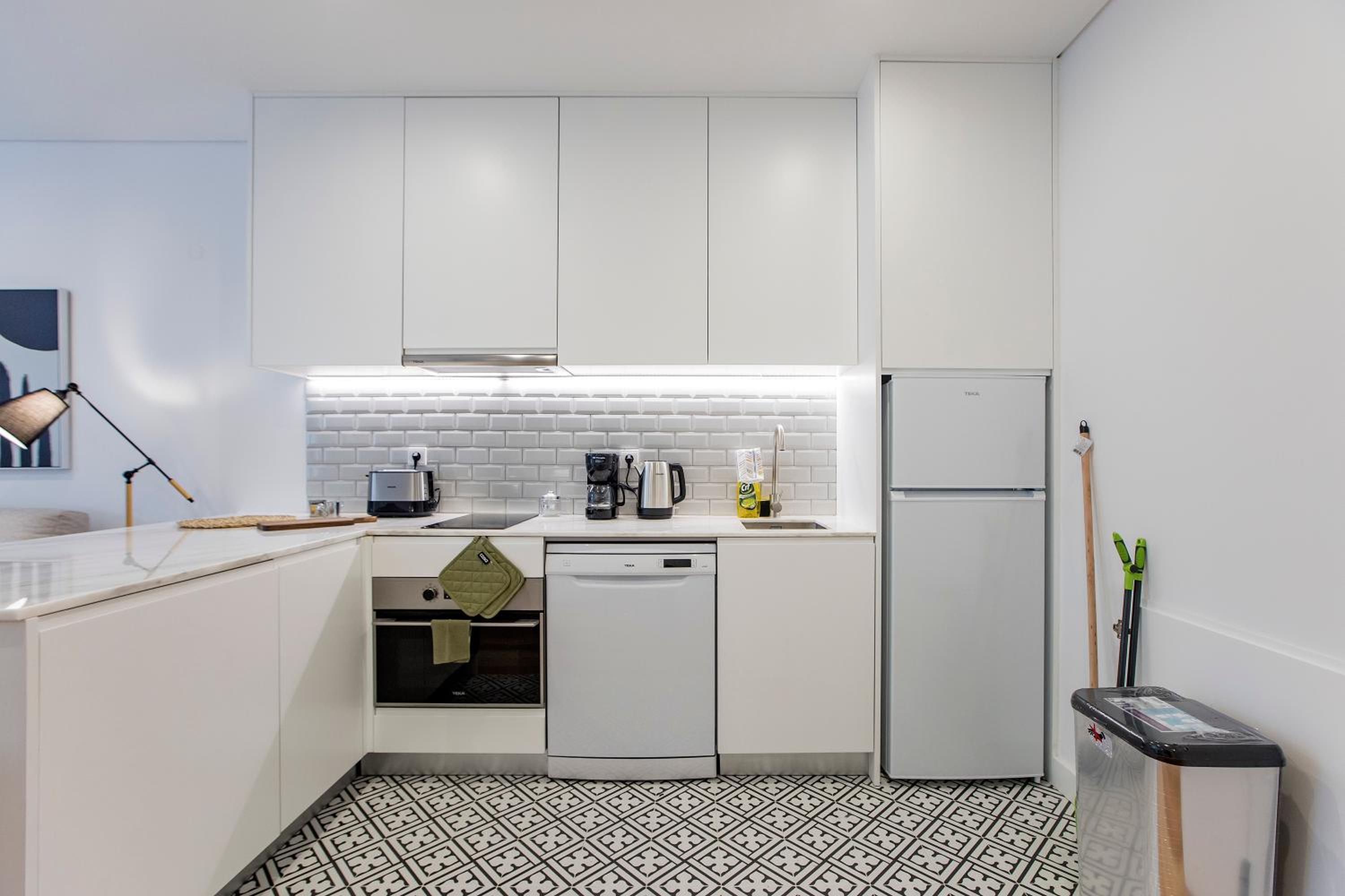 One-Bedroom Apartment - Photo 25