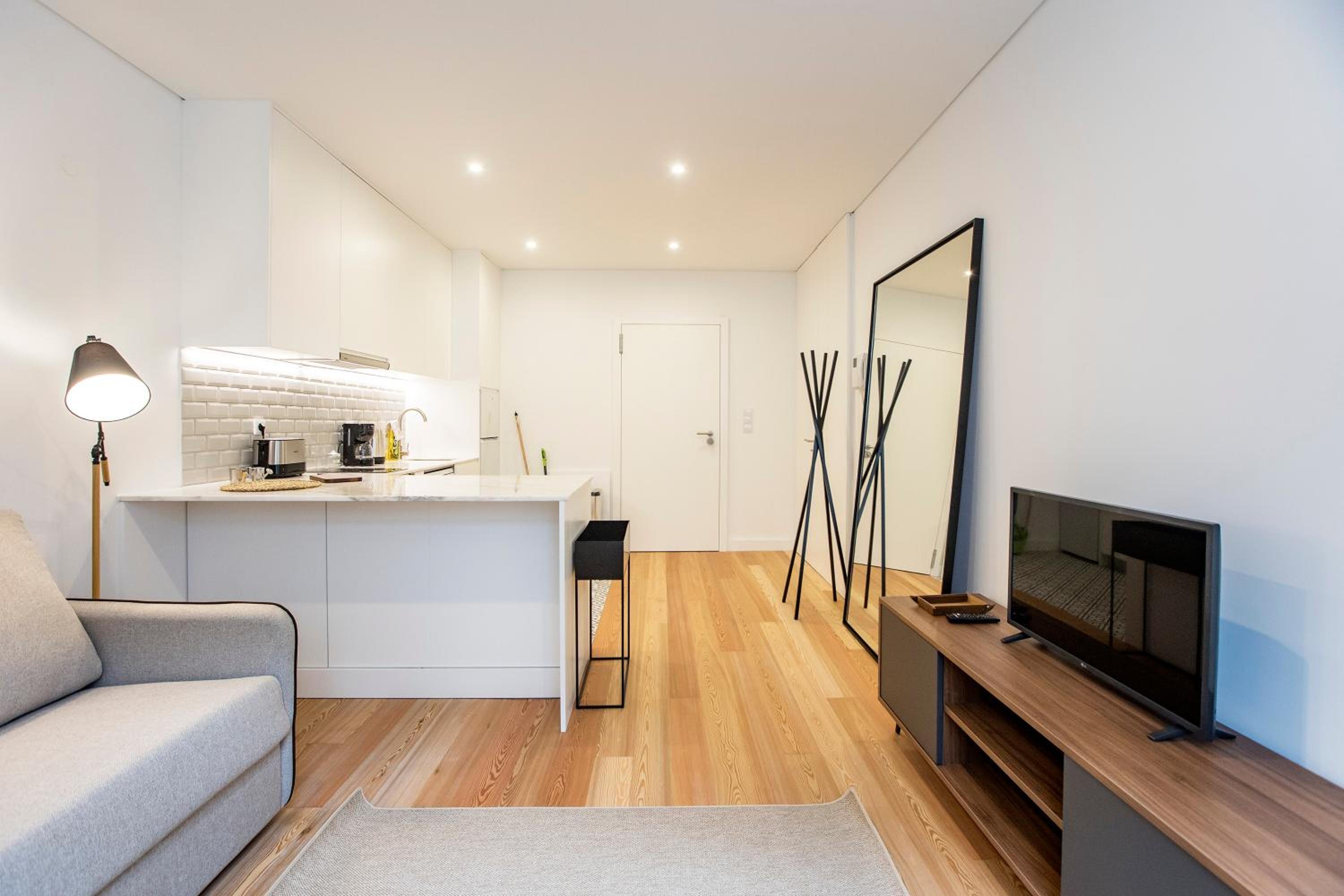 One-Bedroom Apartment - Photo 24