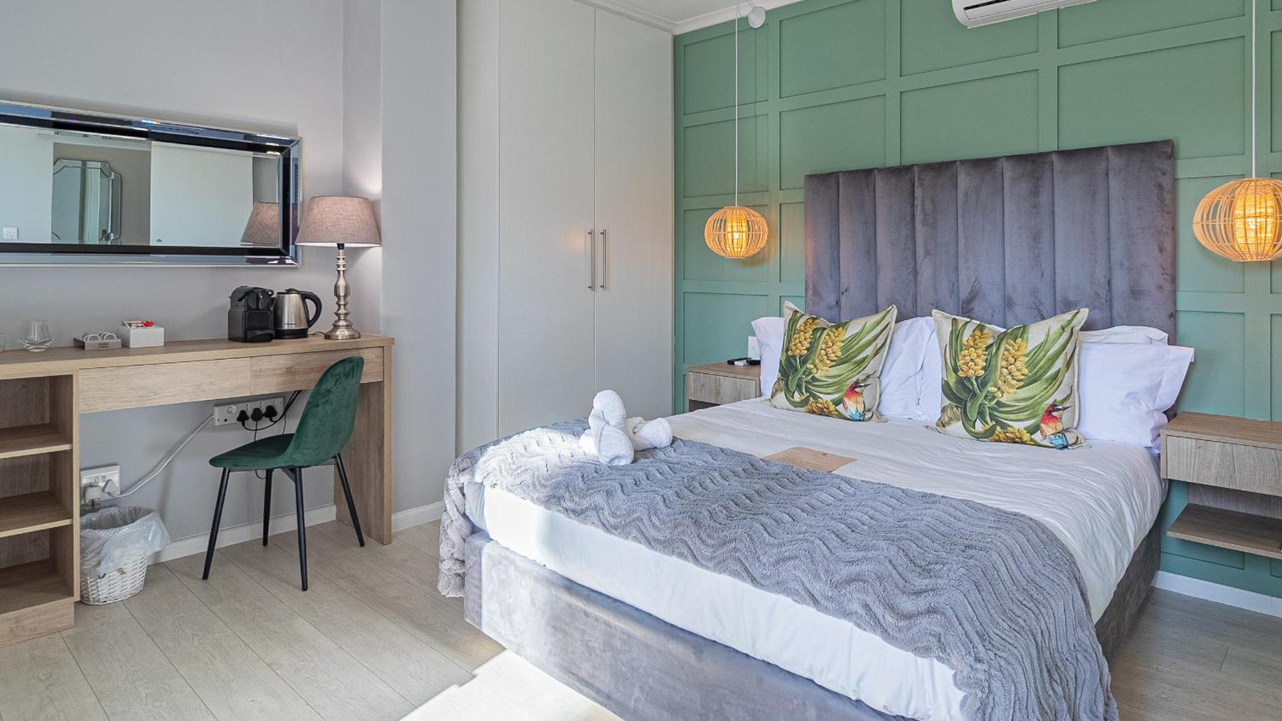 Standard Queen Room photo 1