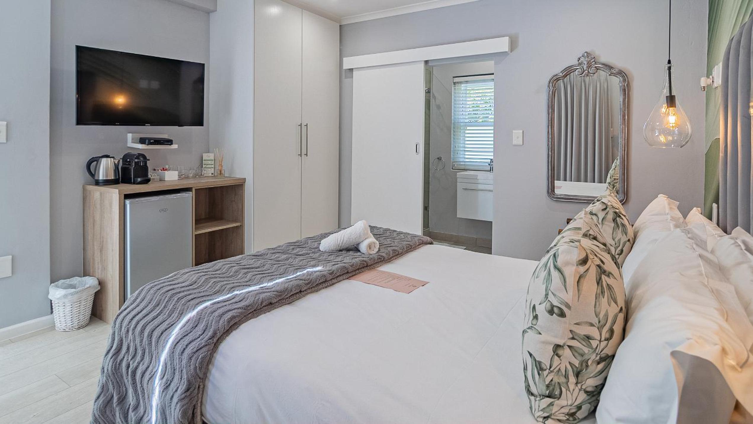 Queen Room photo 1
