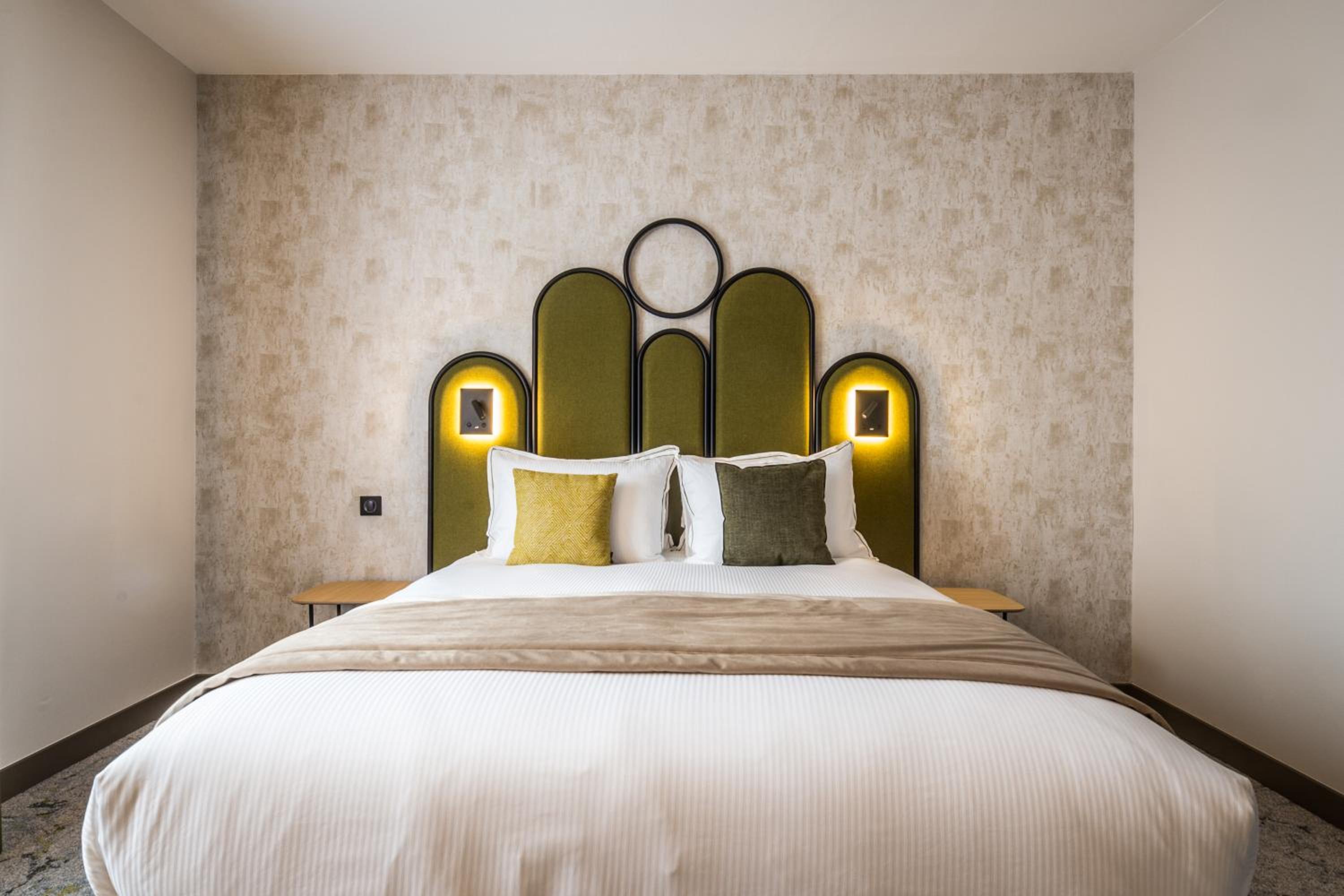 Superior Queen Room - Photo 8