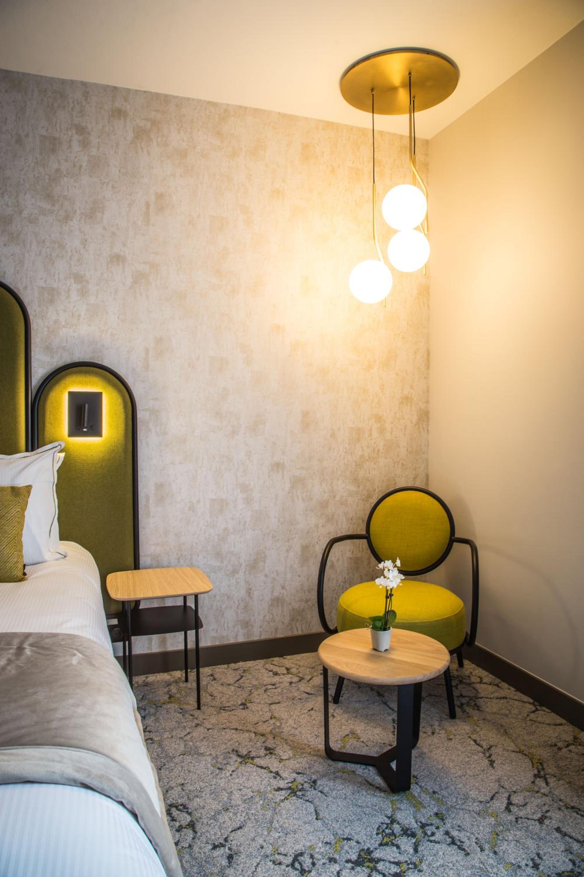 Junior Queen Suite - Photo 3