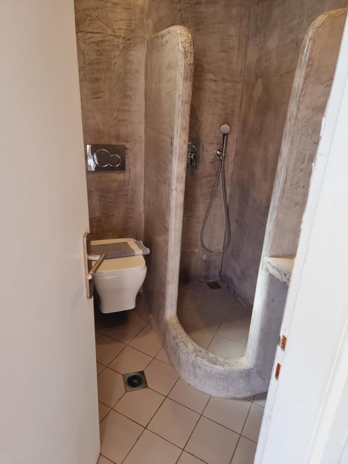 Studio Apartment photo 1