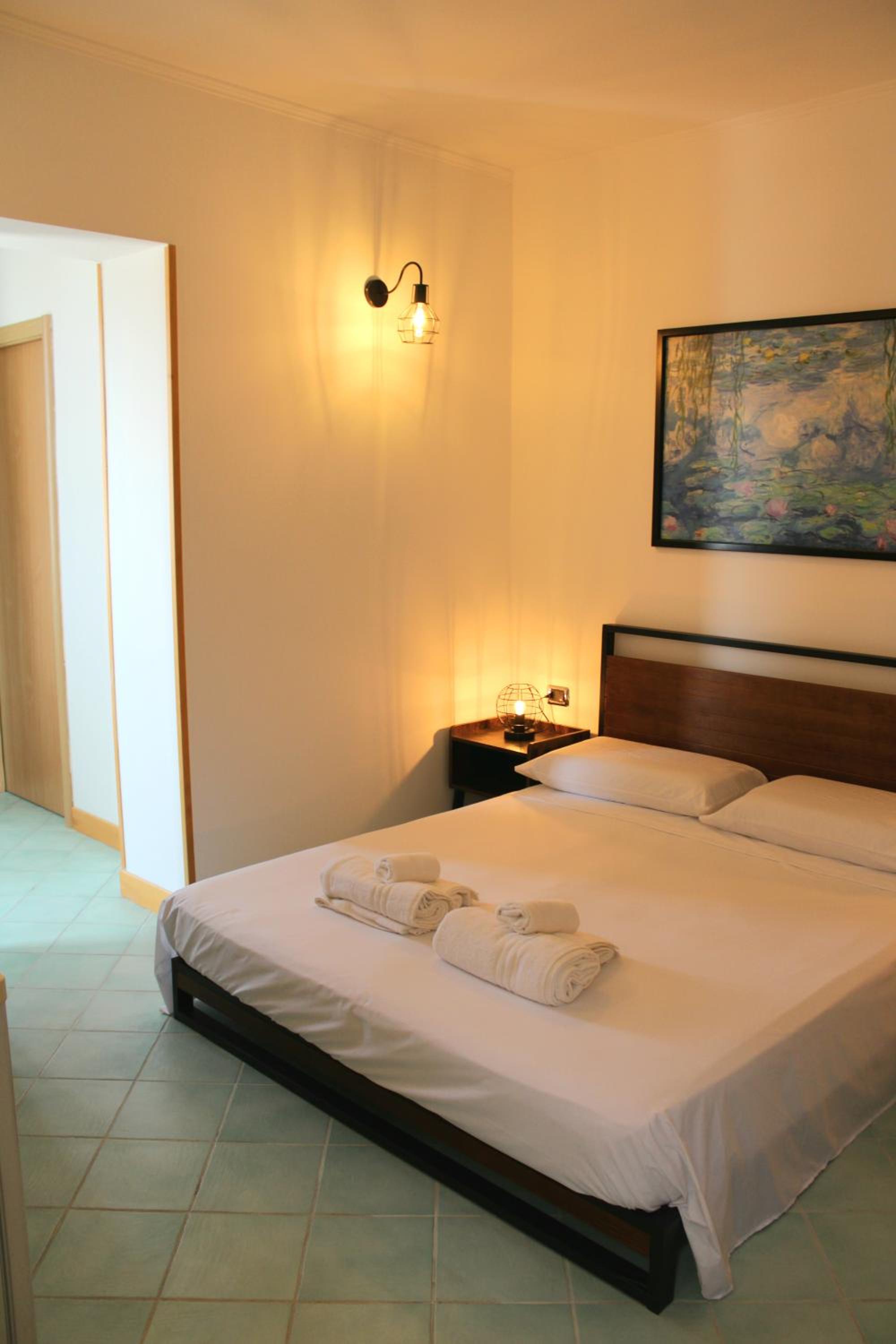 Deluxe Double Room with Balcony and Sea View - Photo 8
