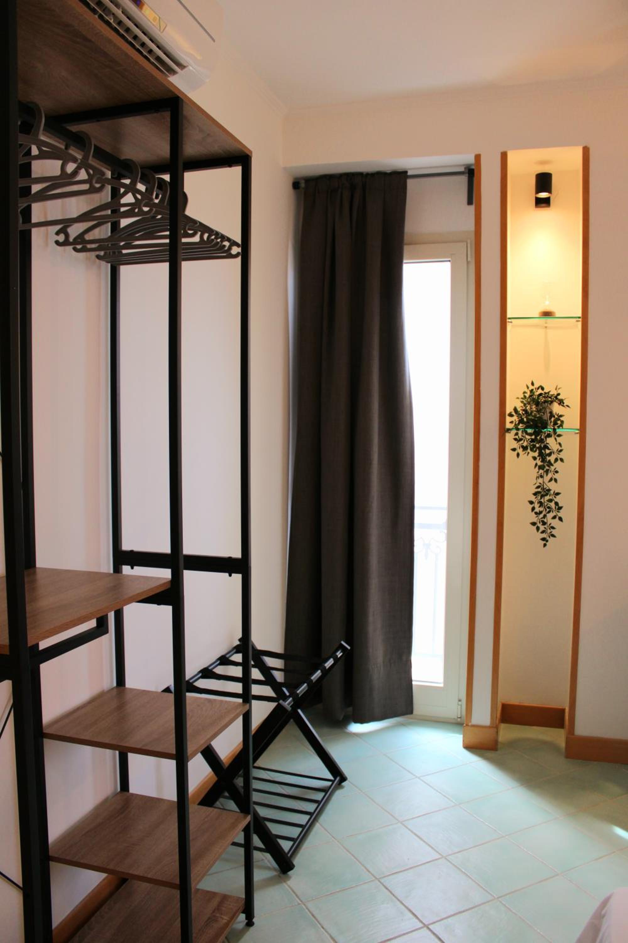 Deluxe Double Room with Balcony and Sea View - Photo 14