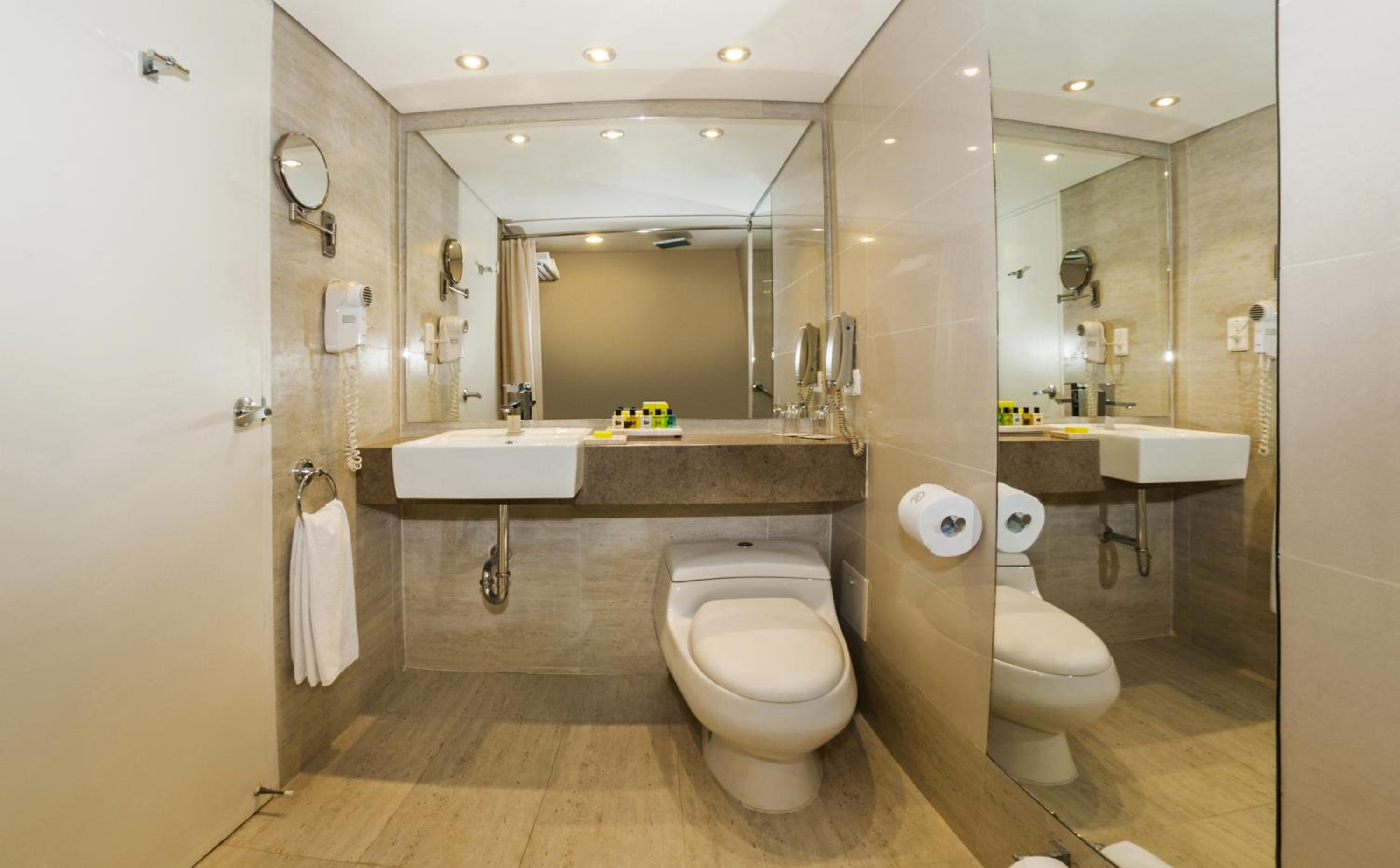 Large Double Room - Photo 2